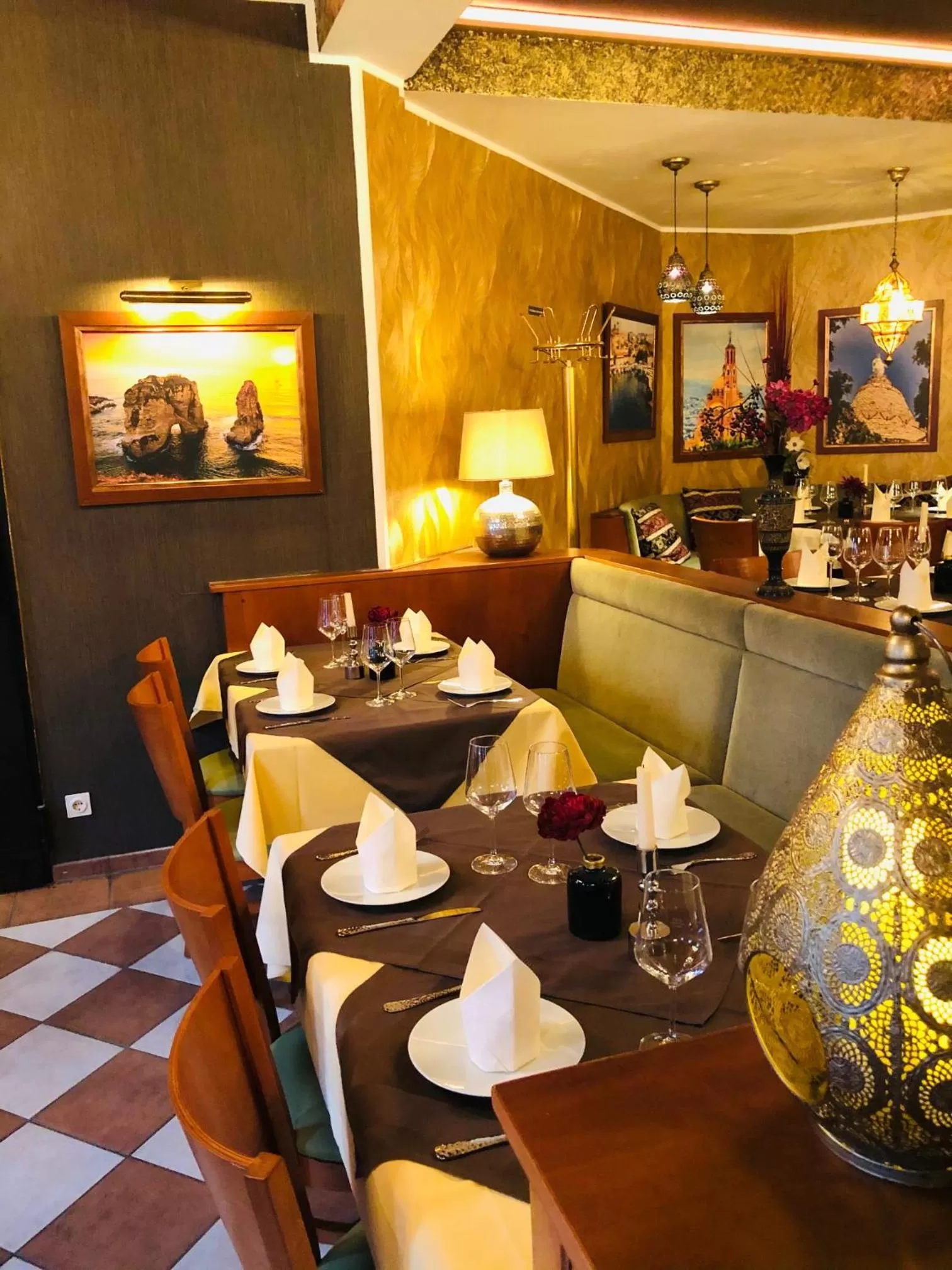 Restaurant/Places to Eat in Hotel Restaurant Byblos