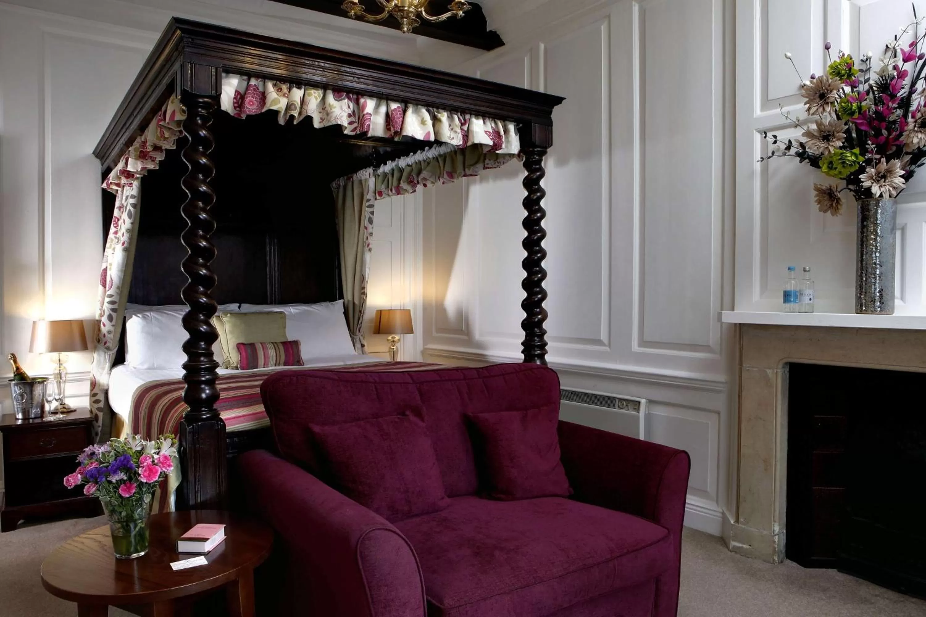 Four Poster Room in Best Western Wessex Royale Hotel Dorchester