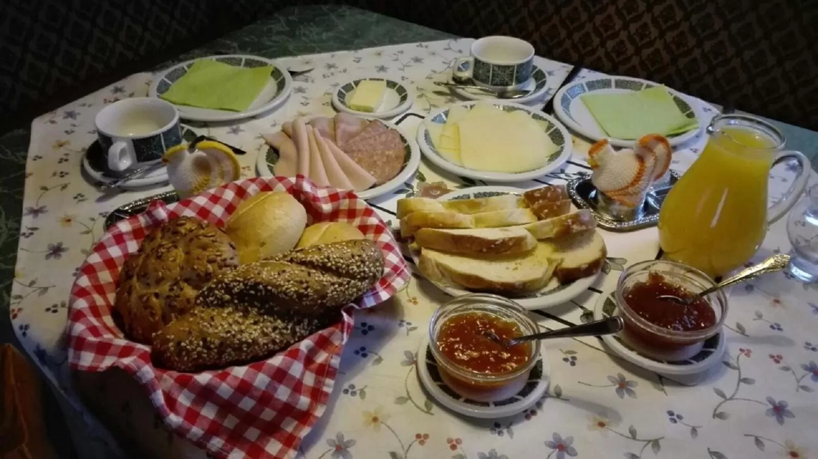 Buffet breakfast, Breakfast in Privatpension Gosaukammblick