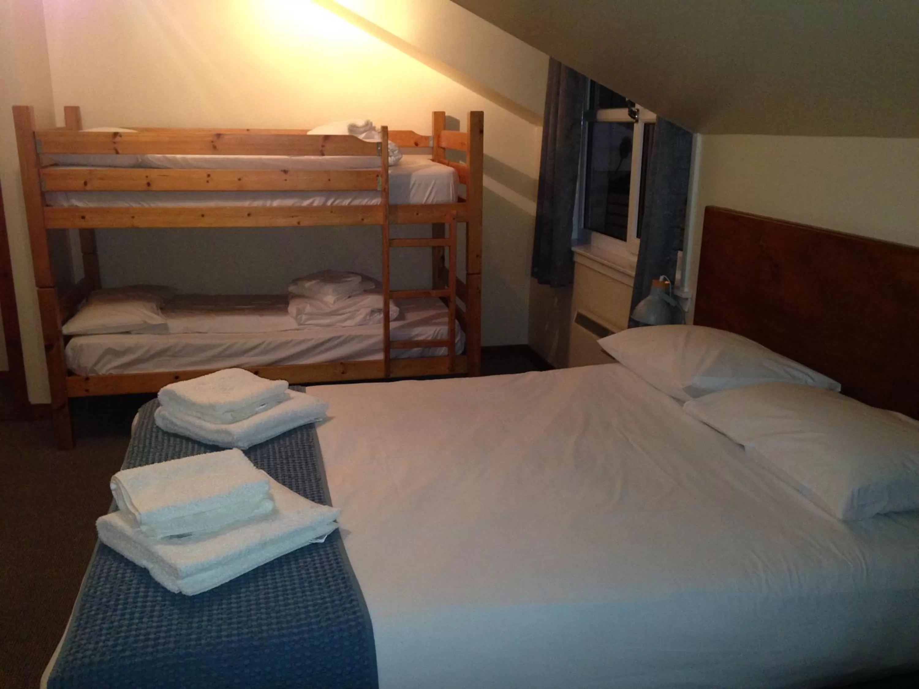 Bed in Bank Street Lodge