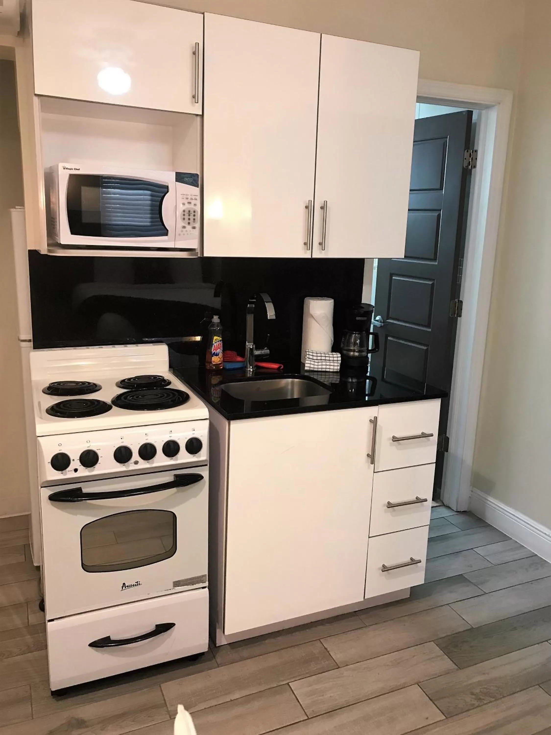 Kitchen or kitchenette in Caribbean Resort Suites