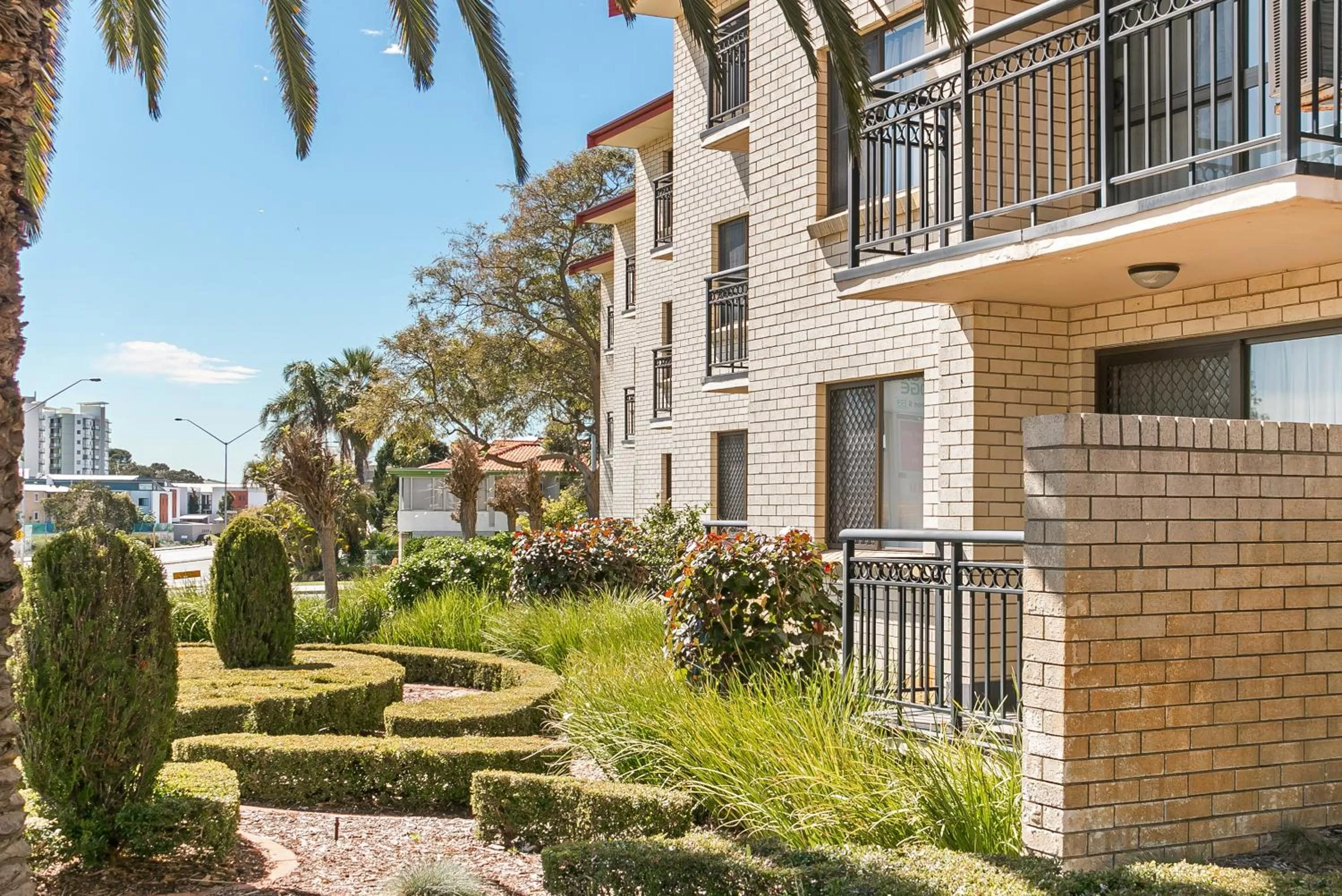 Garden view in Great Eastern Motor Lodge