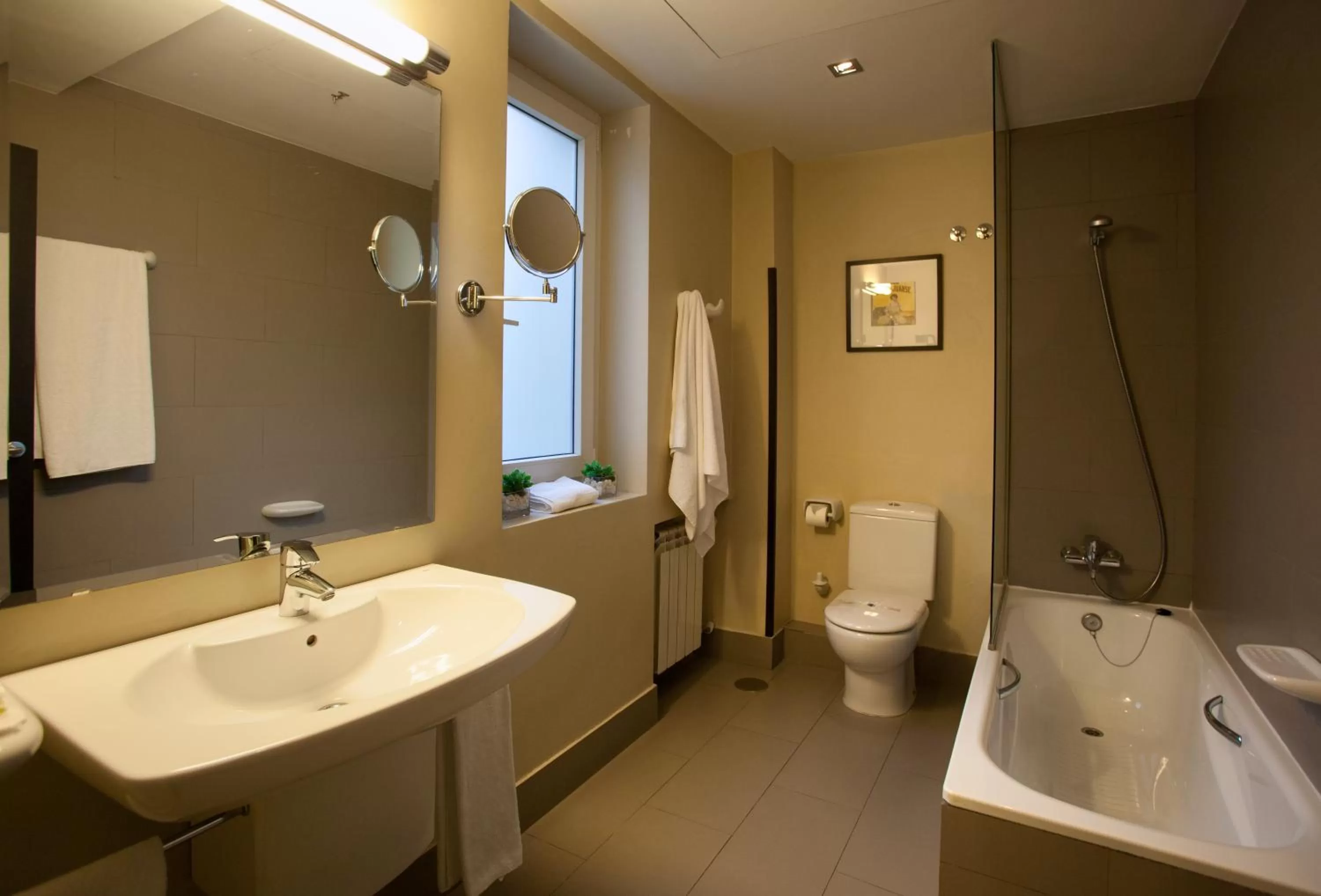 Bathroom in Hotel Cortezo