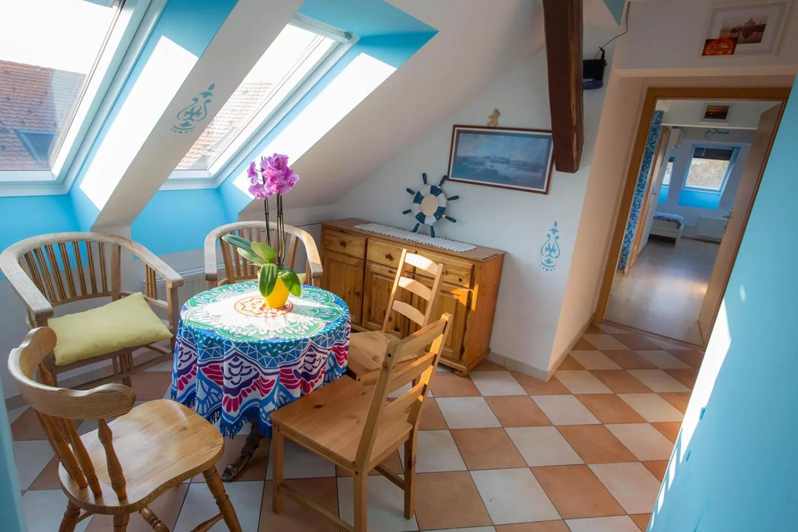 Dining Area in Hostel Sonce