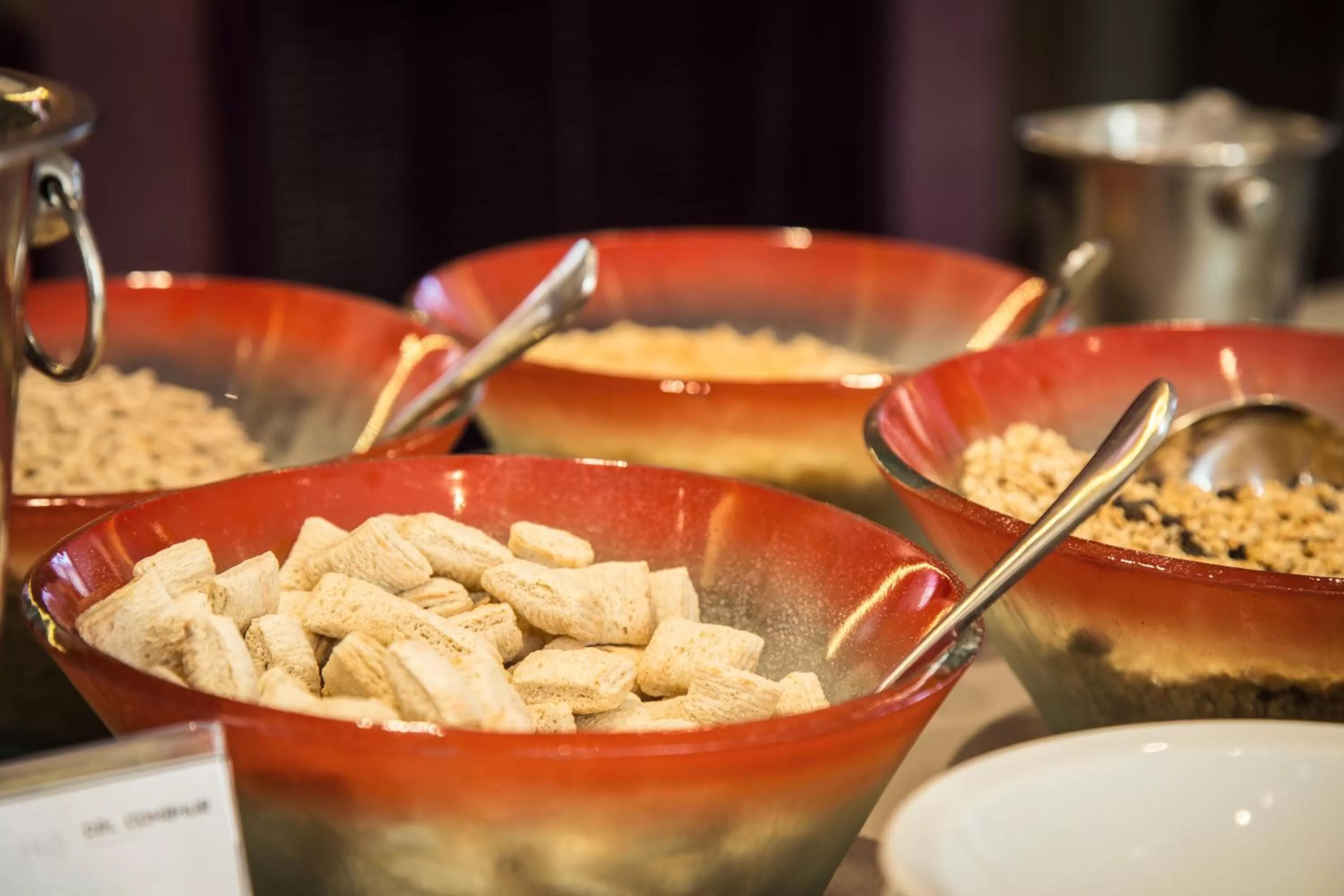 Buffet breakfast in Grand Brizo Comahue