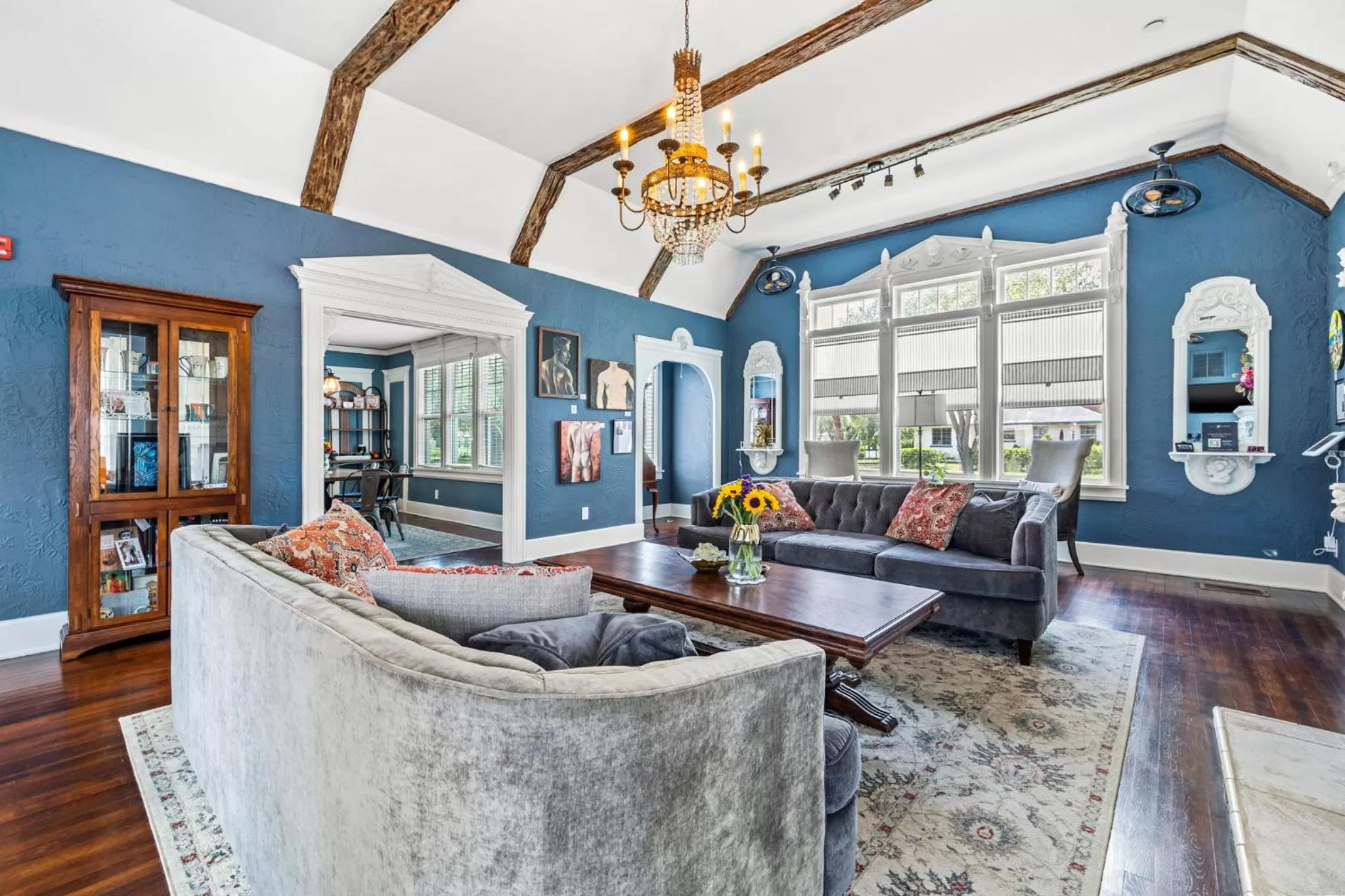 Living room in The Kenwood Gables Boutique B&B