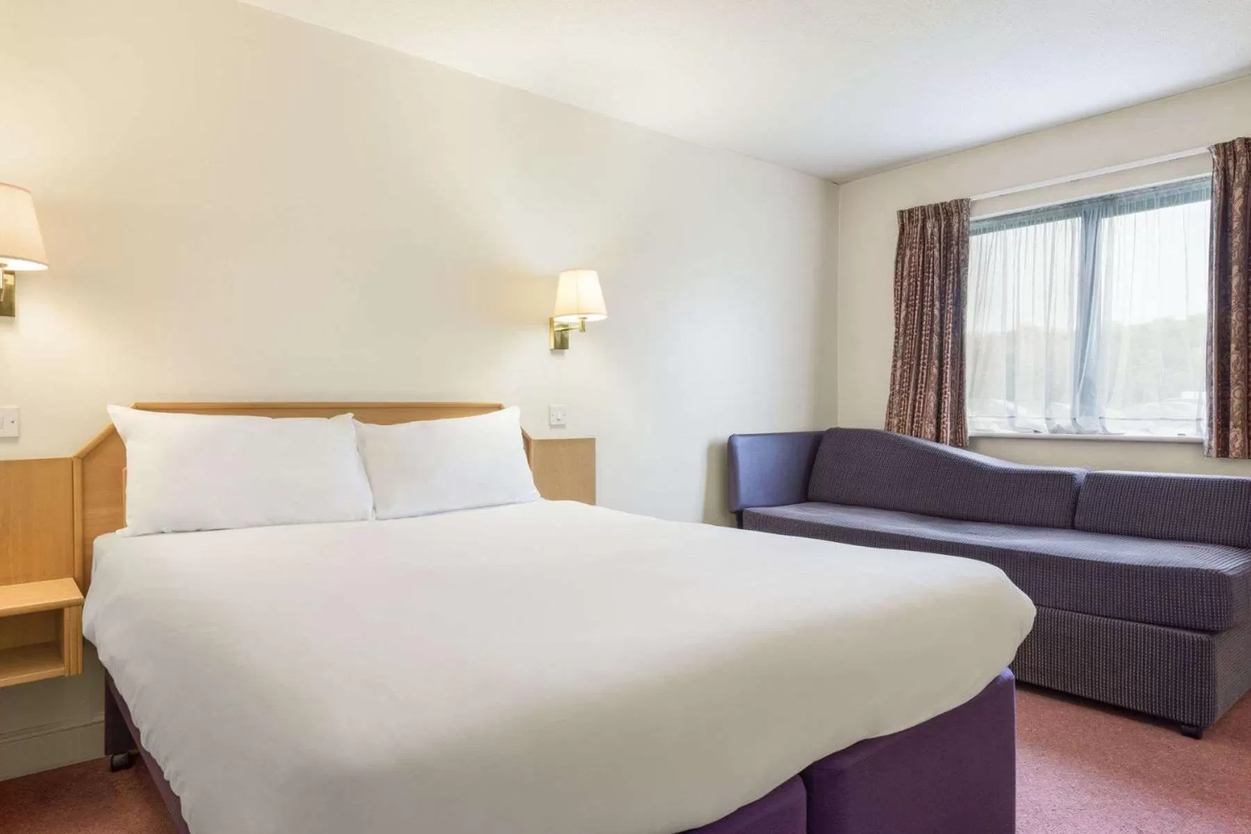 Room with One Double and Two Twin Beds - Non-Smoking in Days Inn Chesterfield - Tibshelf