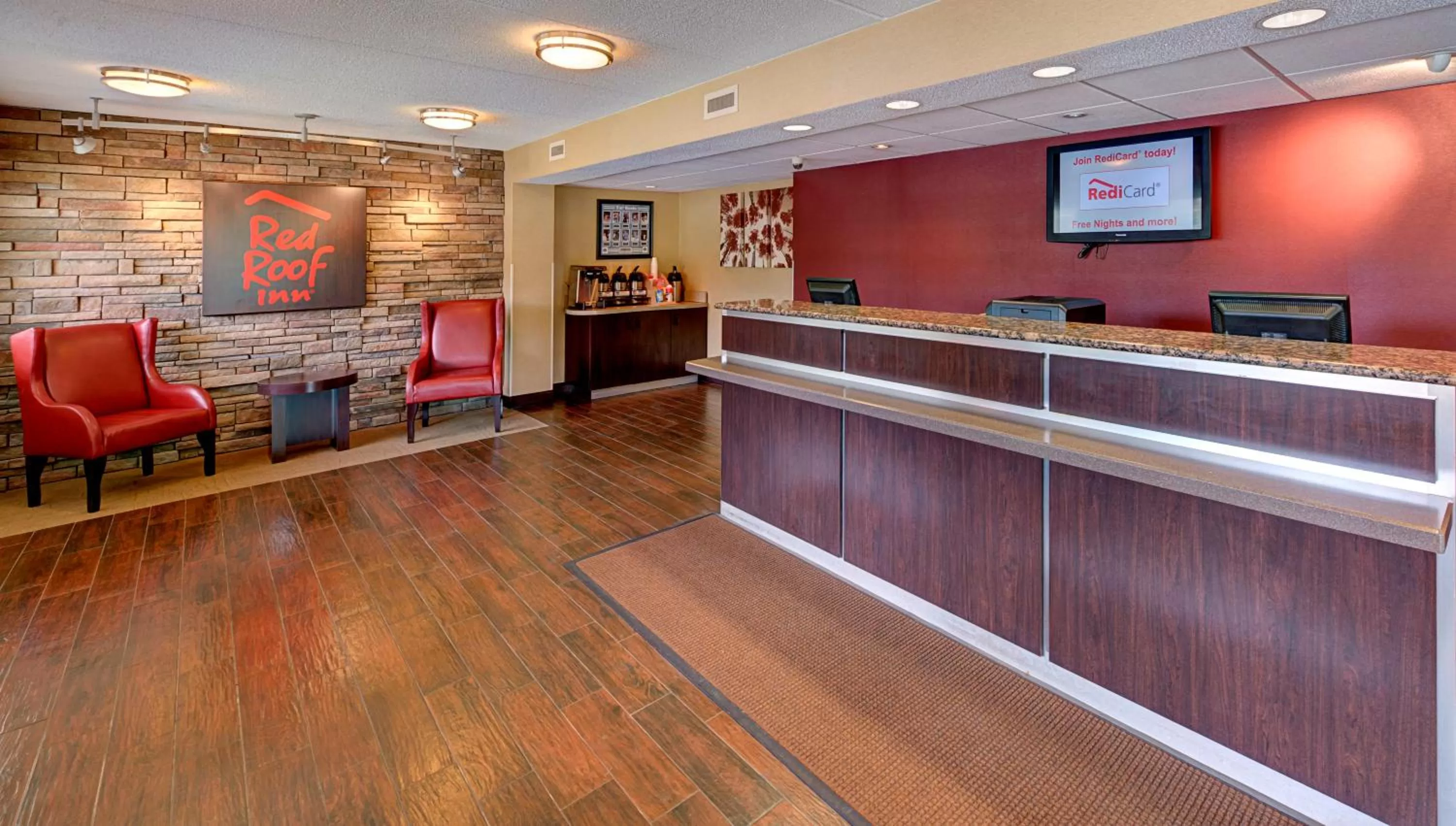 Lobby or reception in Red Roof Inn Chapel Hill - UNC