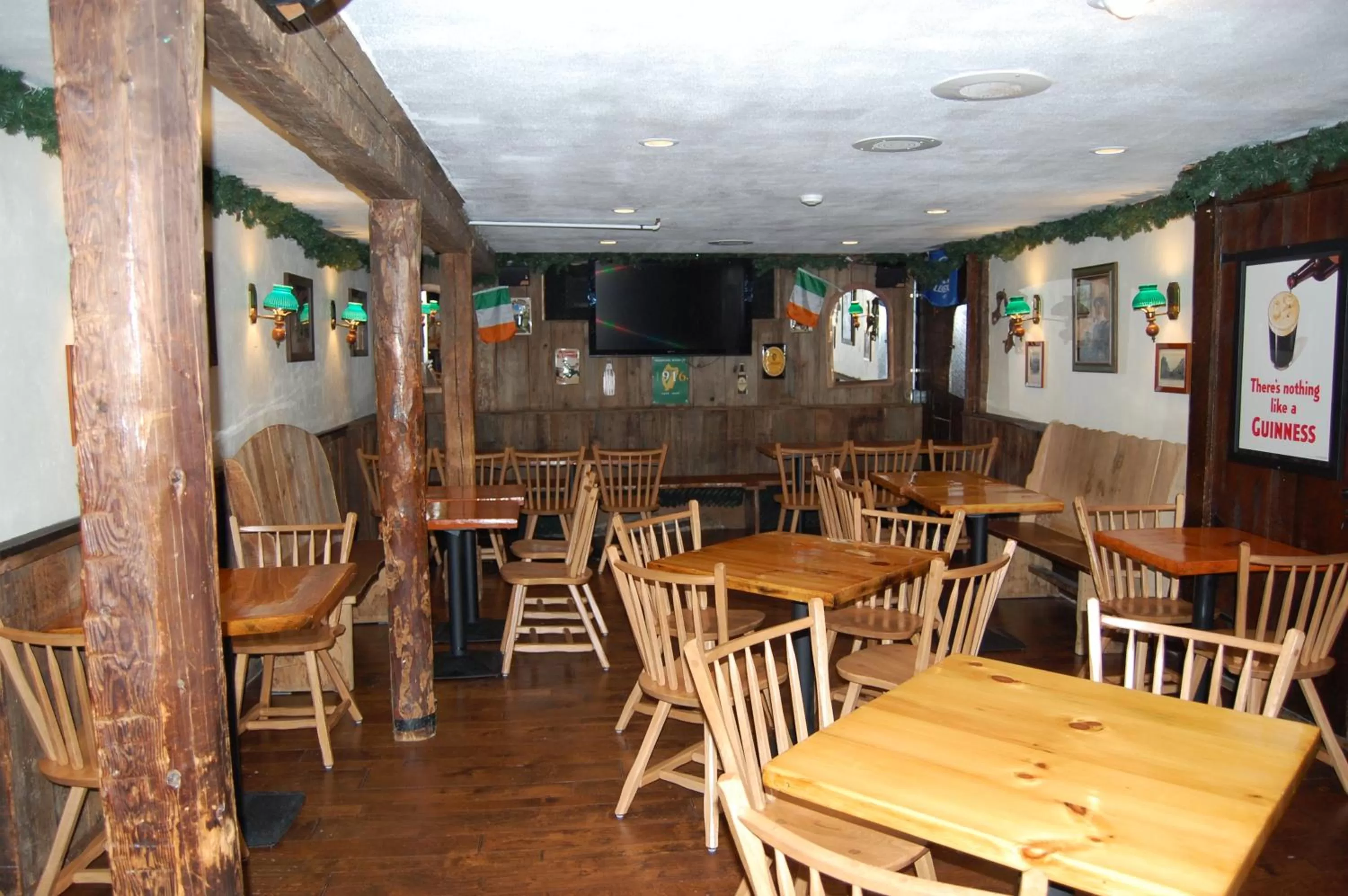 Restaurant/places to eat in Summit Lodge