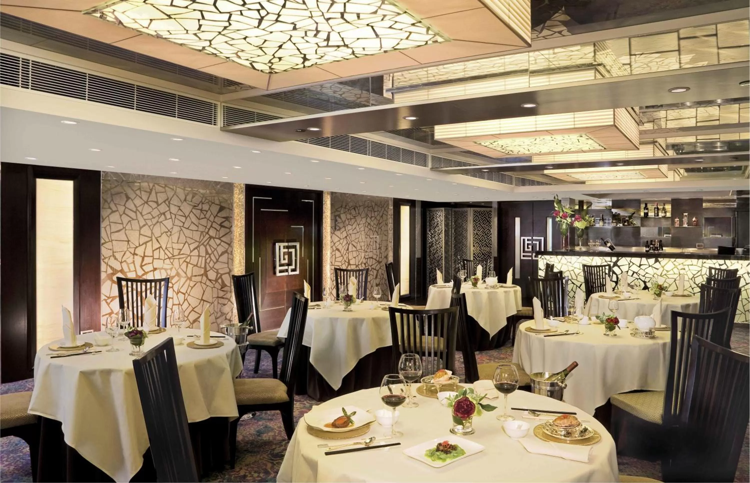 Restaurant/places to eat in Regal Kowloon Hotel
