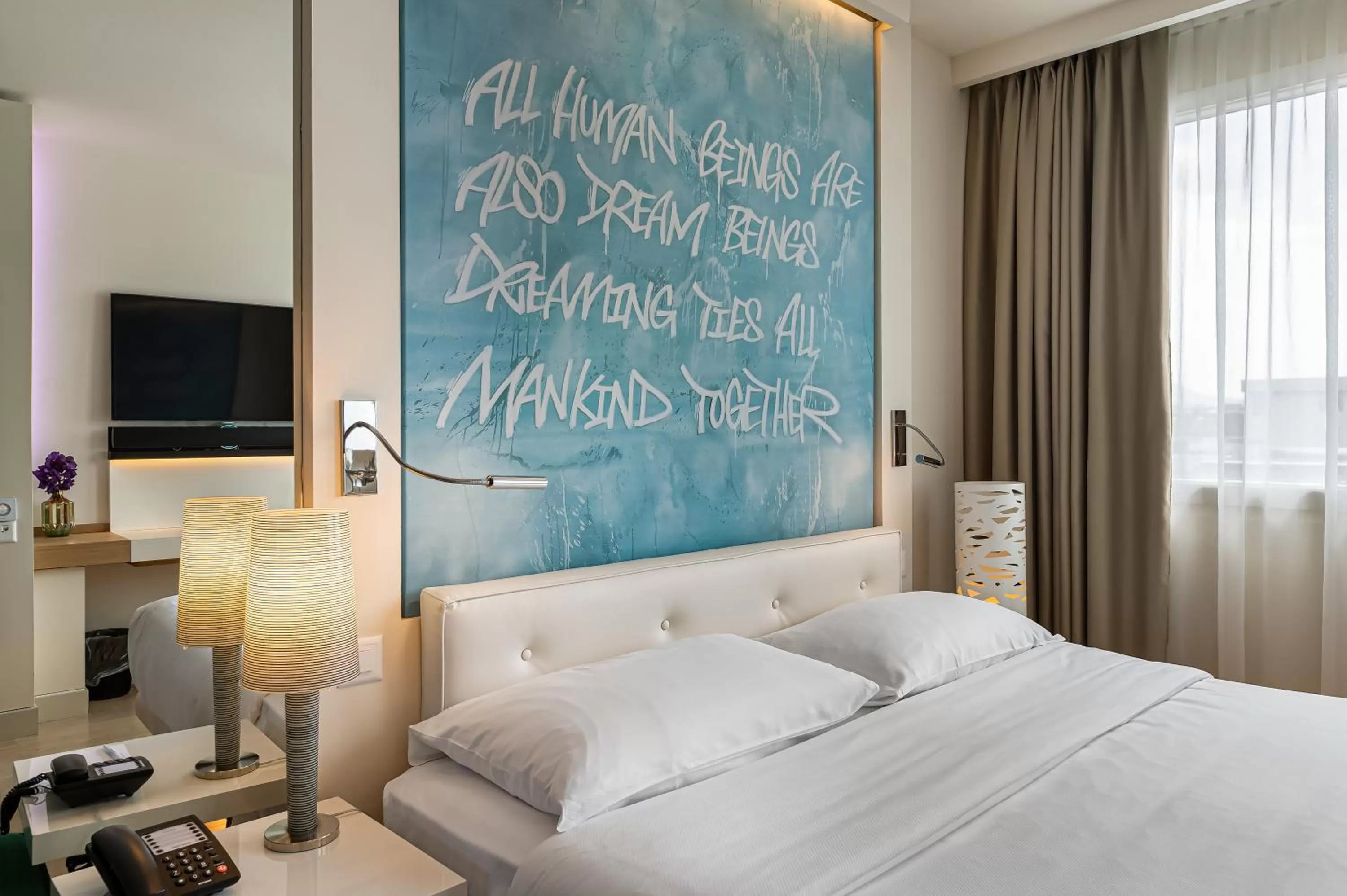 Bed in N’vY Manotel