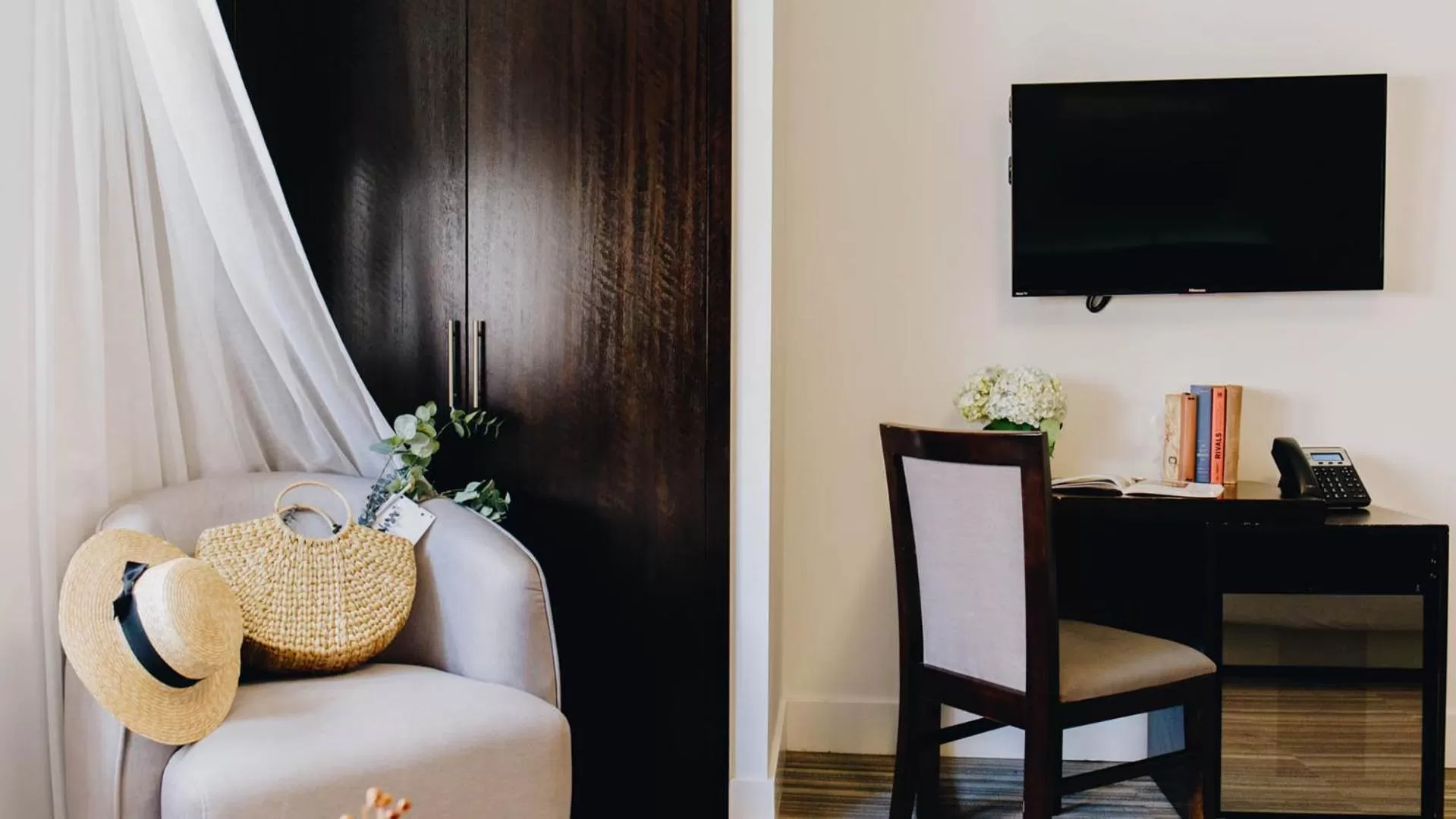 TV and multimedia in Casa Boutique Hotel