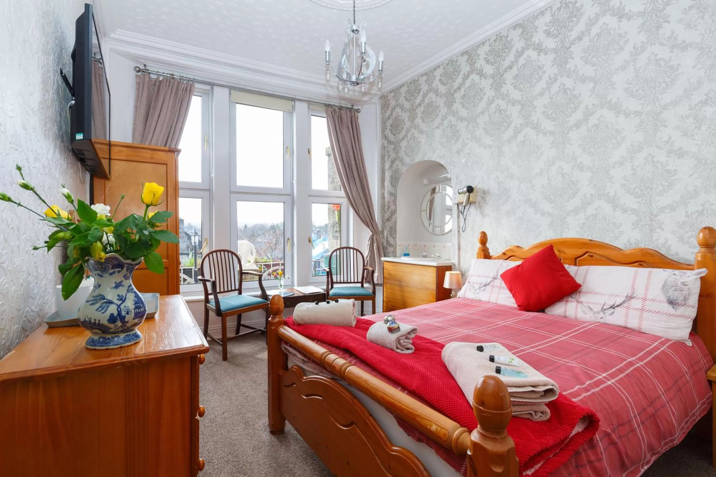 Shower, Bed in Castle Walk Bed & Breakfast