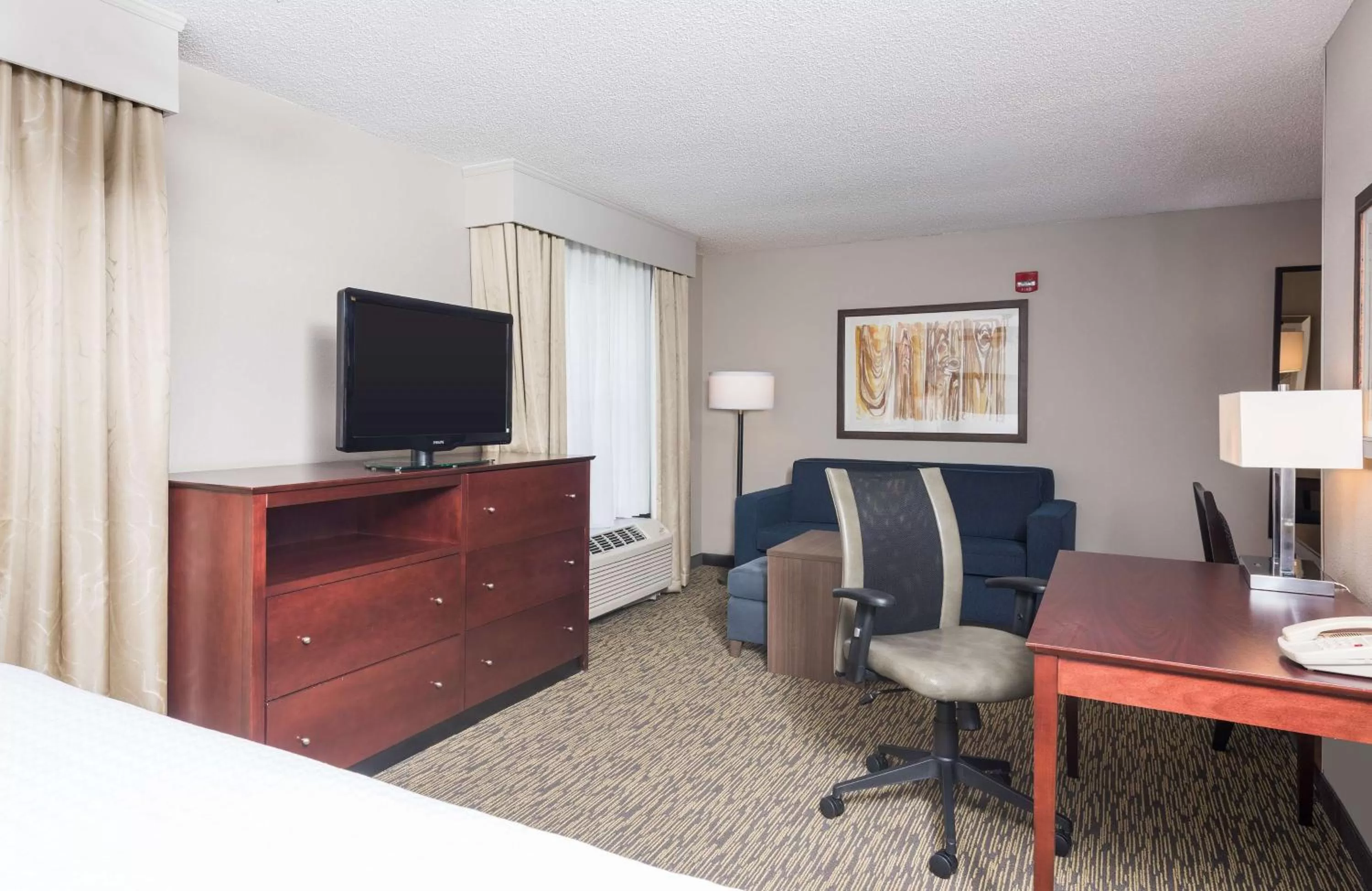 Bedroom in Homewood Suites by Hilton Bloomington