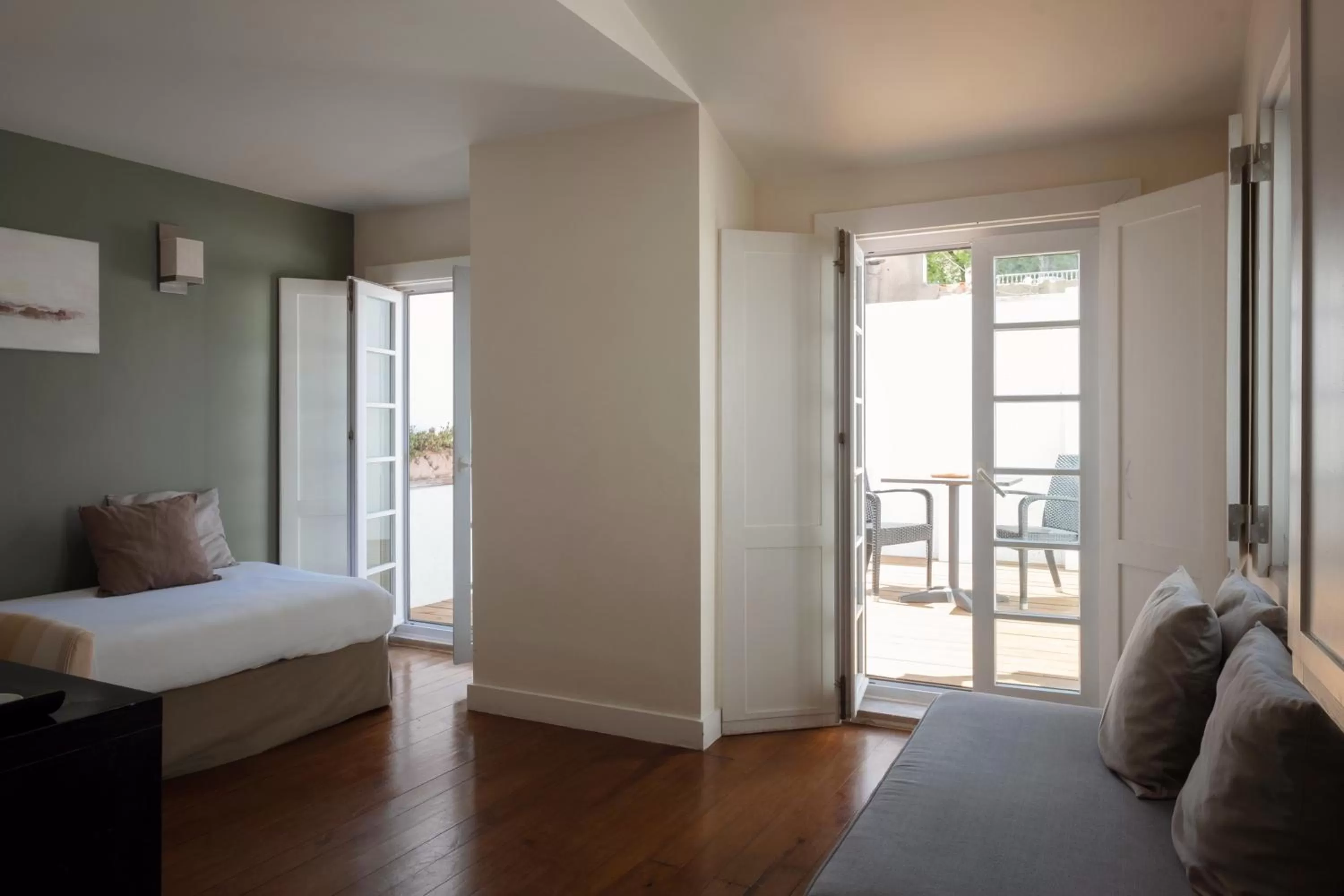 Bedroom, Bed in York House Lisboa Hotel