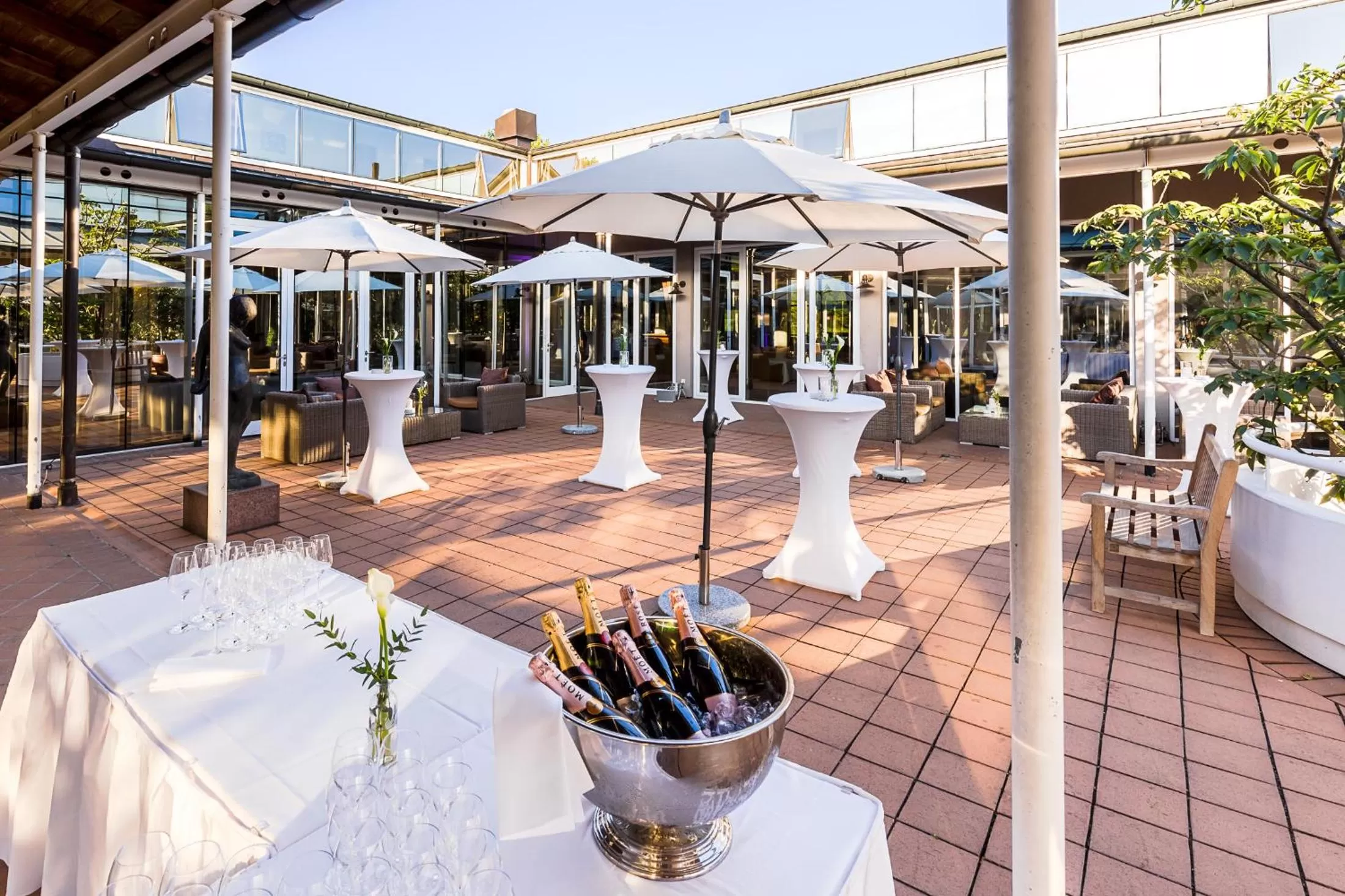 Patio in Golfhotel & Restaurant Lindenhof