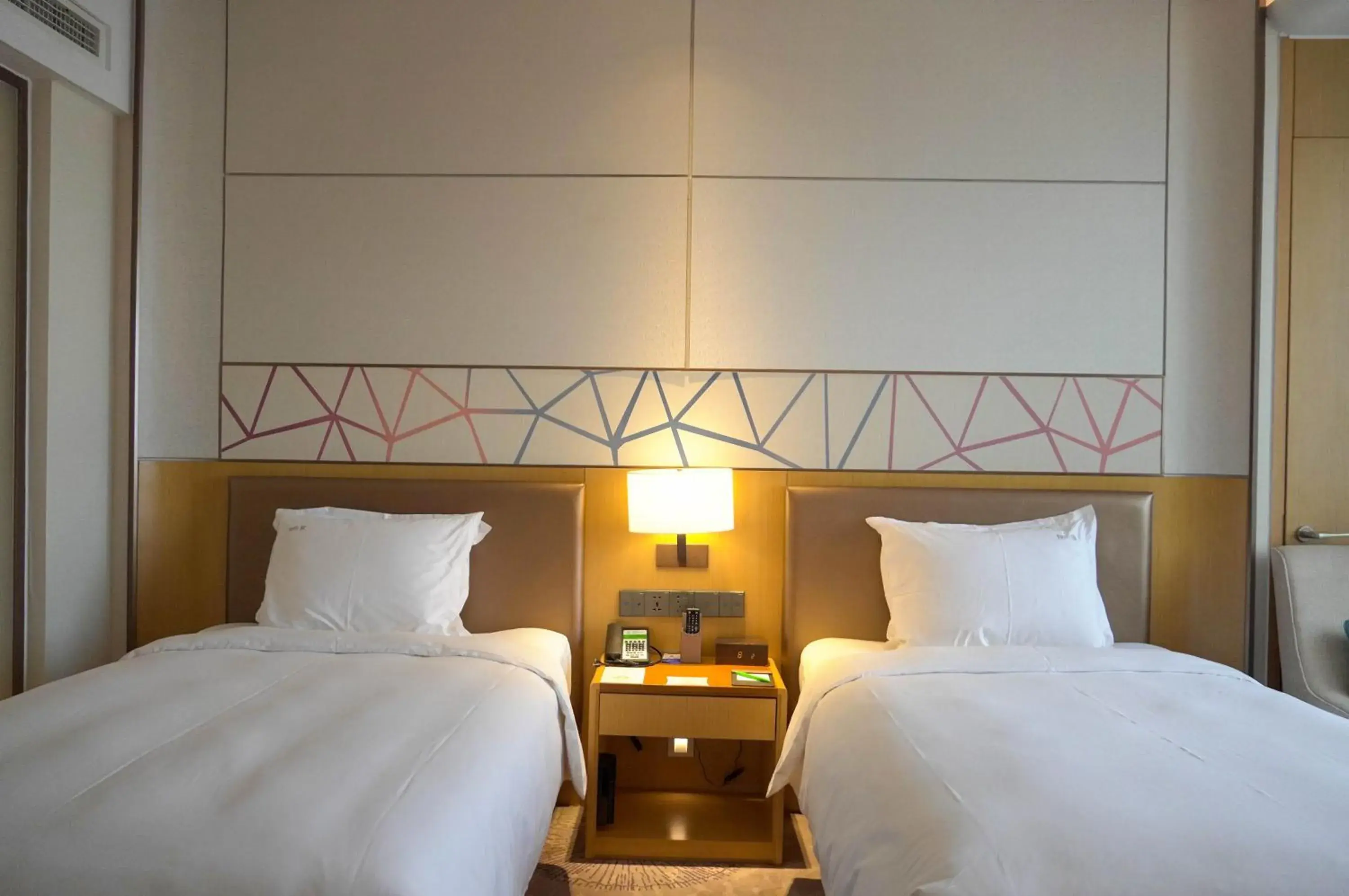 Standard Twin Room - Lounge Access in Holiday Inn Tianjin Xiqing by IHG Standard Twin Room - Lounge Access in Holiday Inn Tianjin Xiqing by IHG