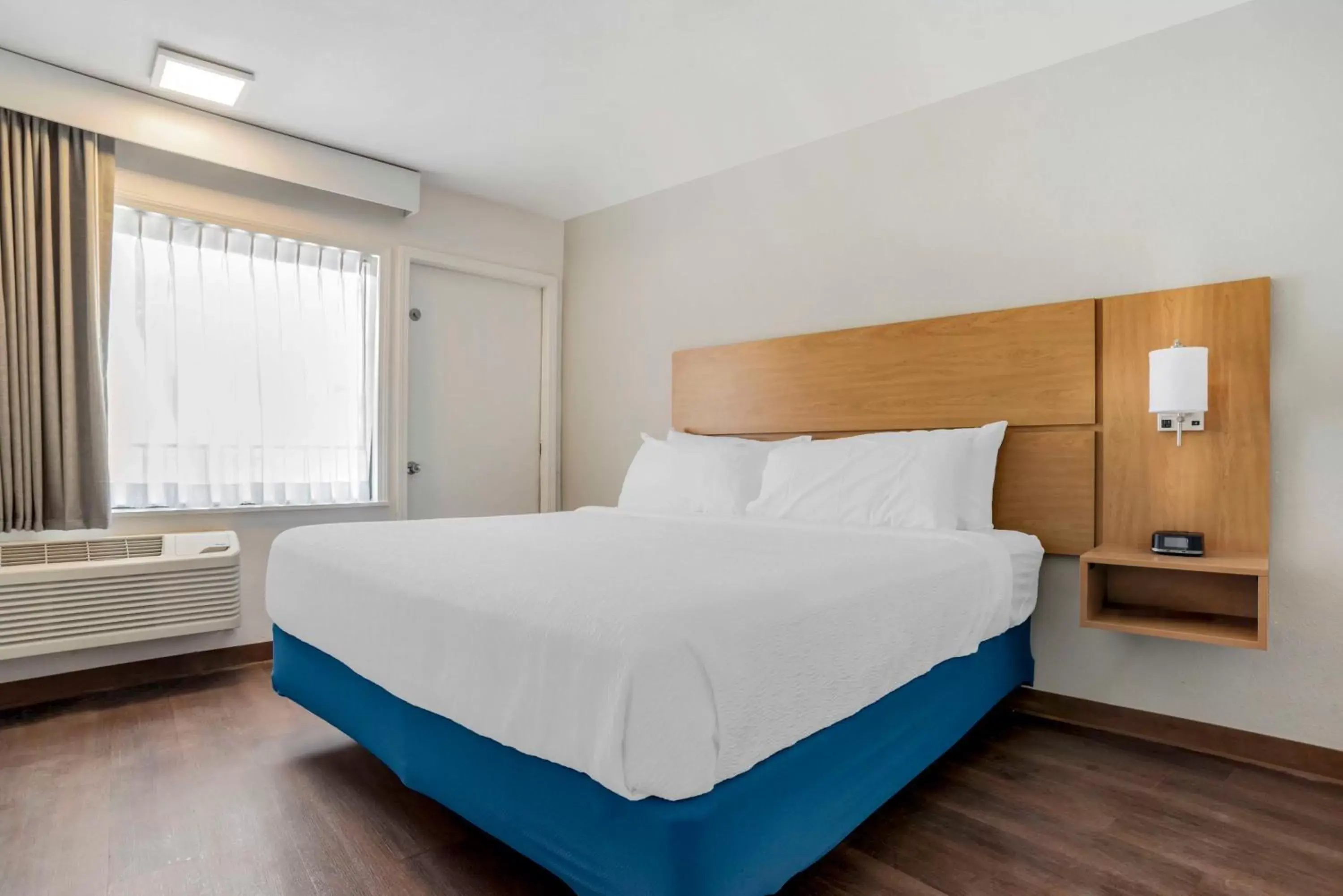 King Suite with Sofa Bed - Non-Smoking in Chateau Beachfront Hotel, a By the Sea Resort King Suite with Sofa Bed - Non-Smoking in Chateau Beachfront Hotel, a By the Sea Resort