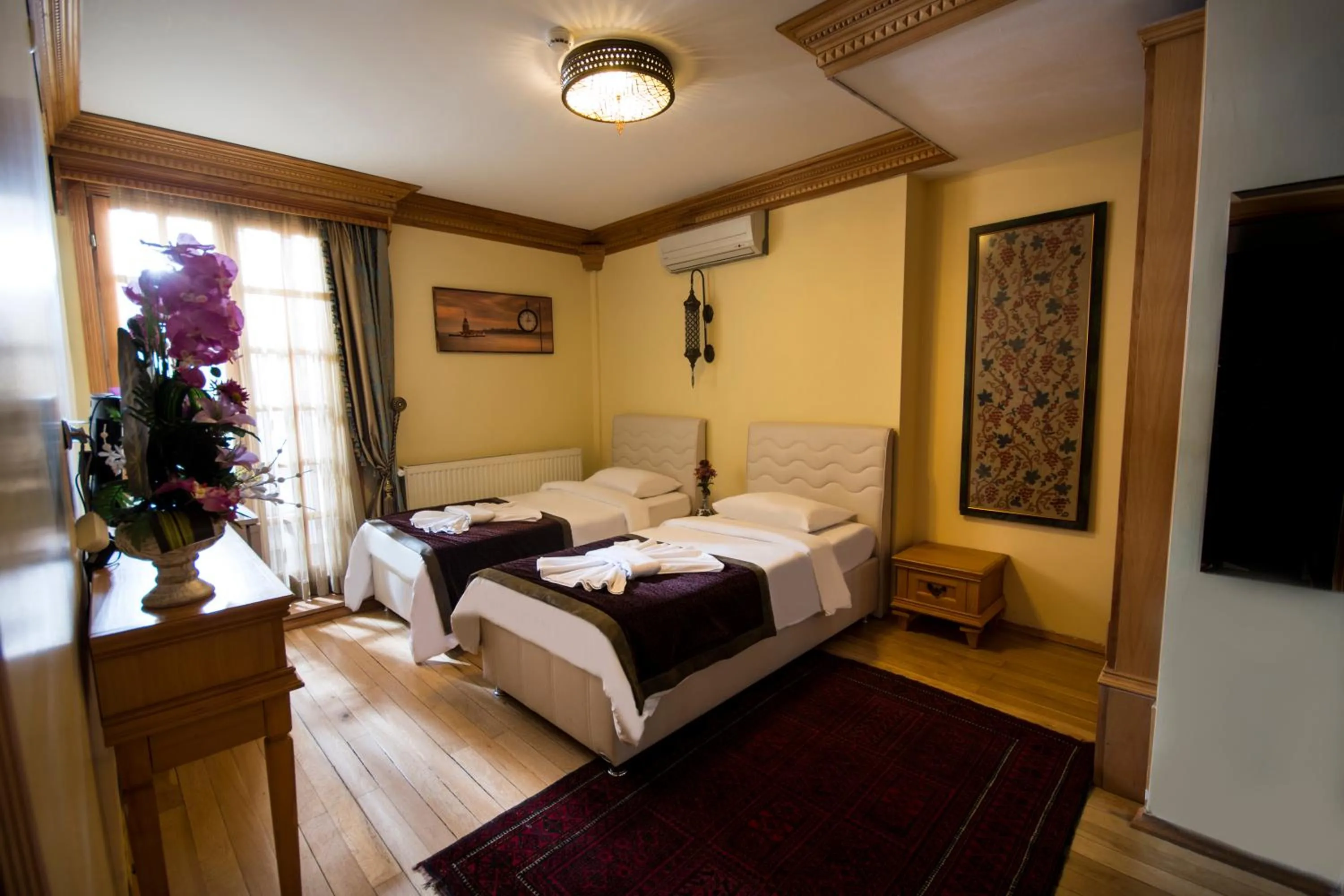 Spring in Sultan Corner Hotel