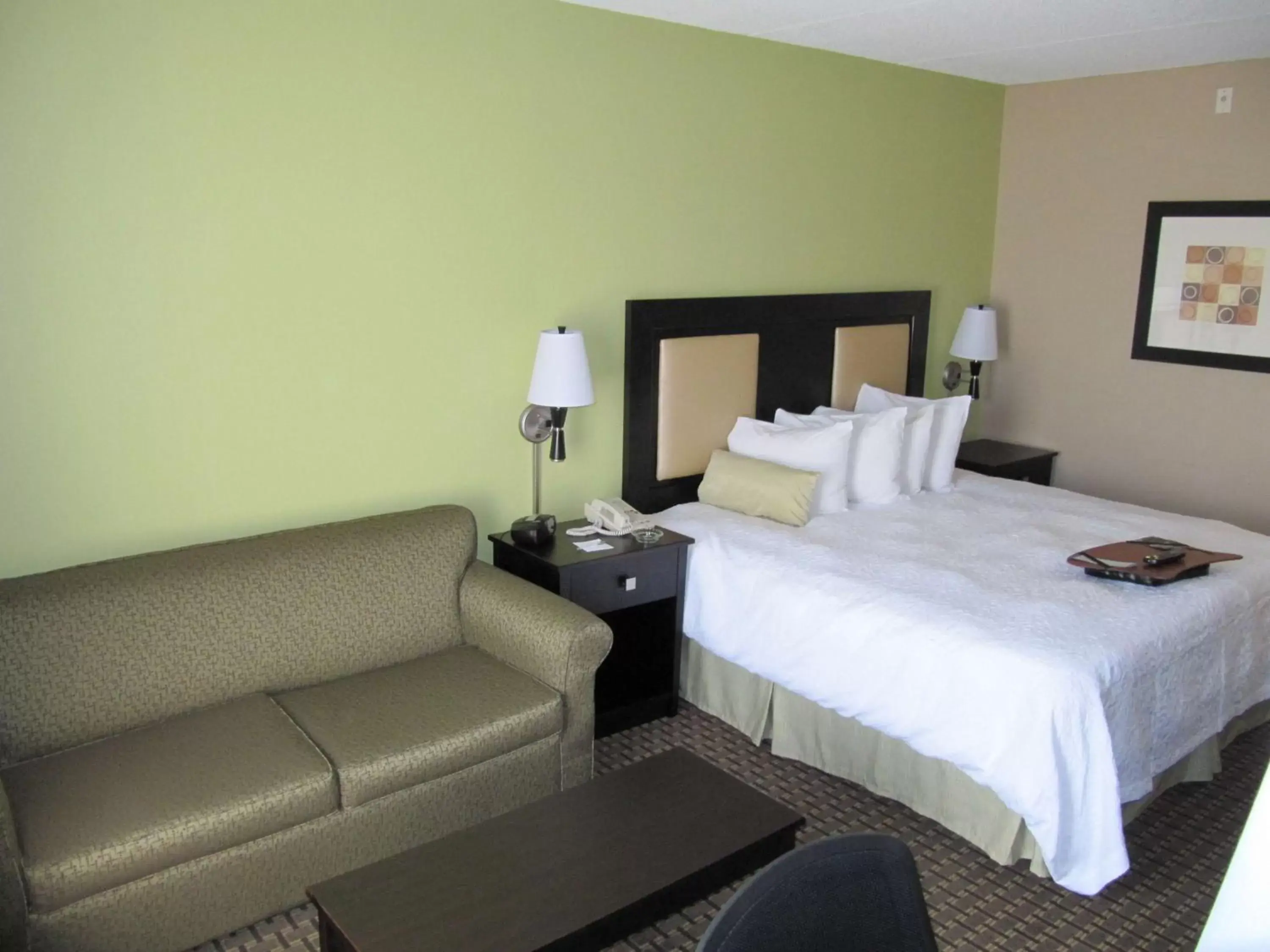 King Room with Sofa Bed and Study - Non-Smoking in Hampton Inn Lindale/Tyler King Room with Sofa Bed and Study - Non-Smoking in Hampton Inn Lindale/Tyler
