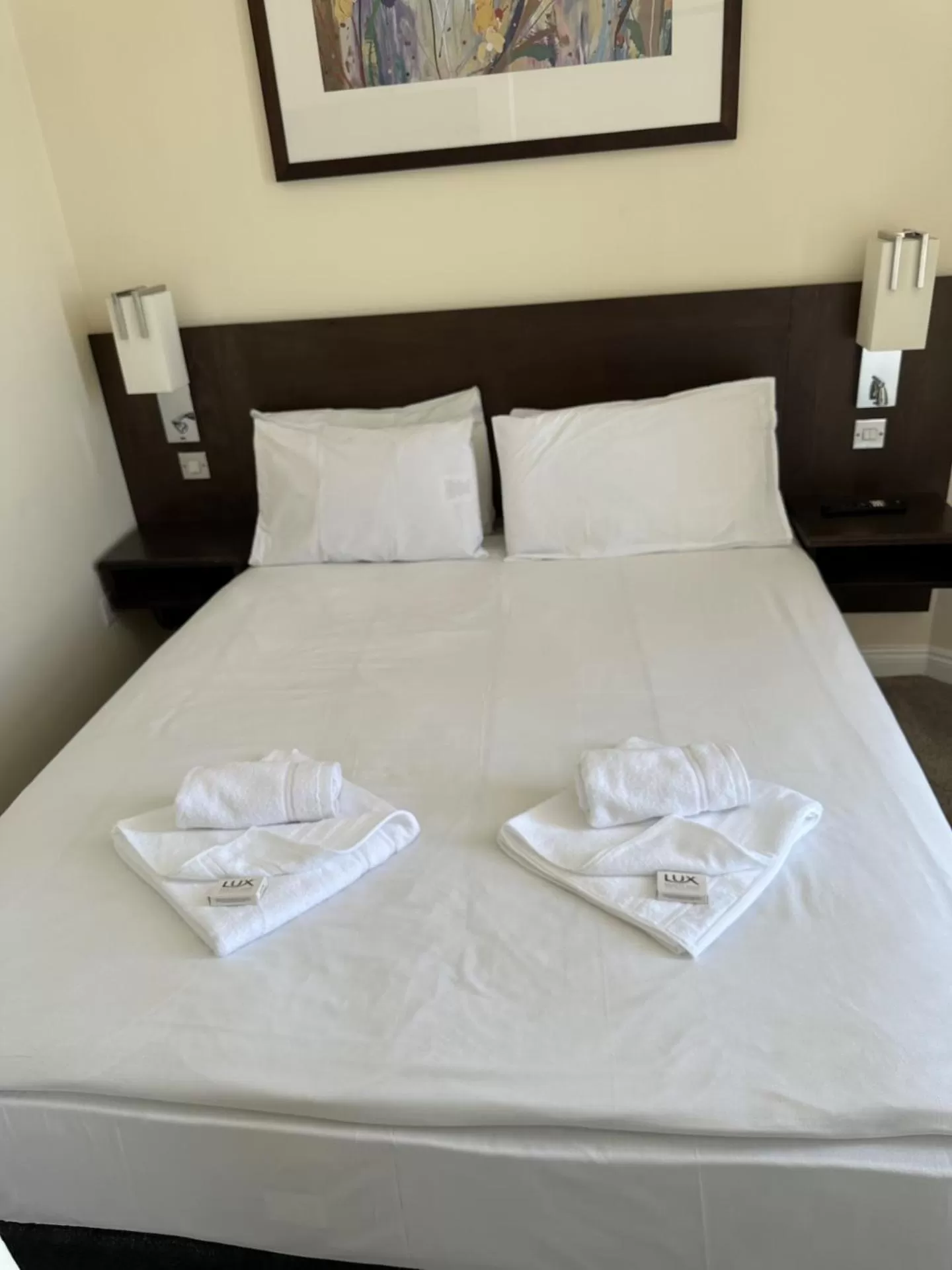 Bedroom in Glastonbury Hotel