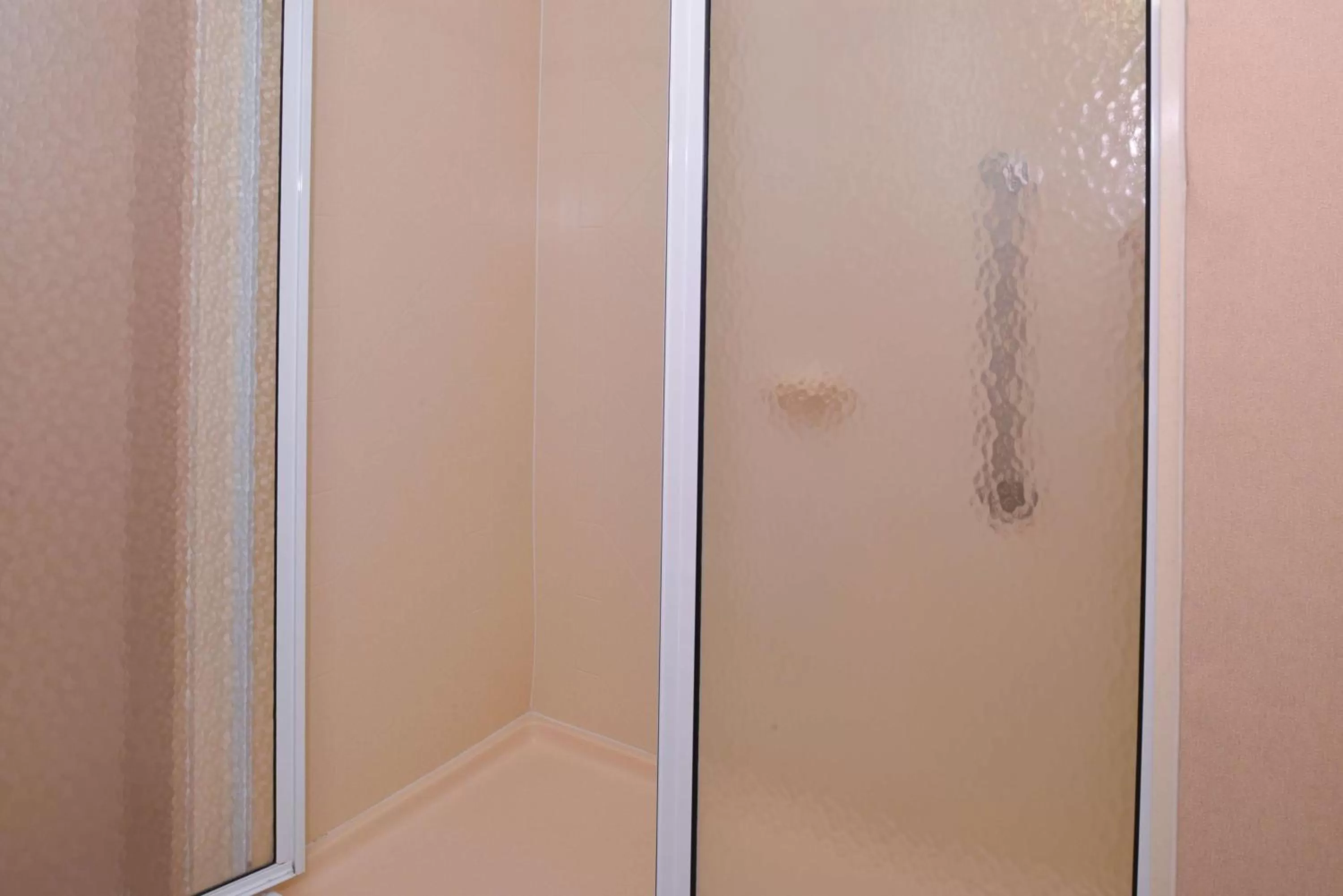 Bathroom in Hampton Inn by Hilton Litchfield