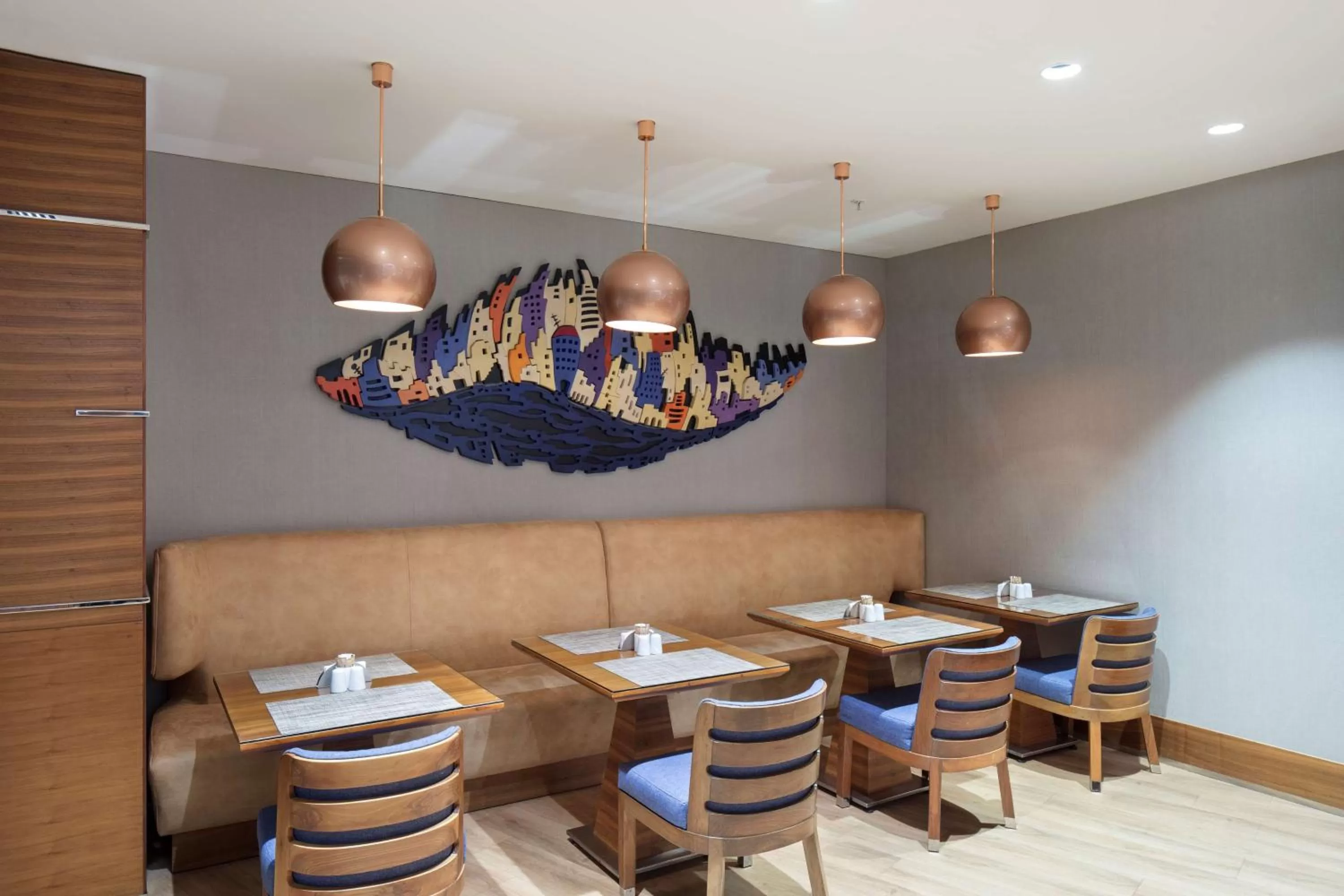 Restaurant/places to eat in Hampton By Hilton Bursa