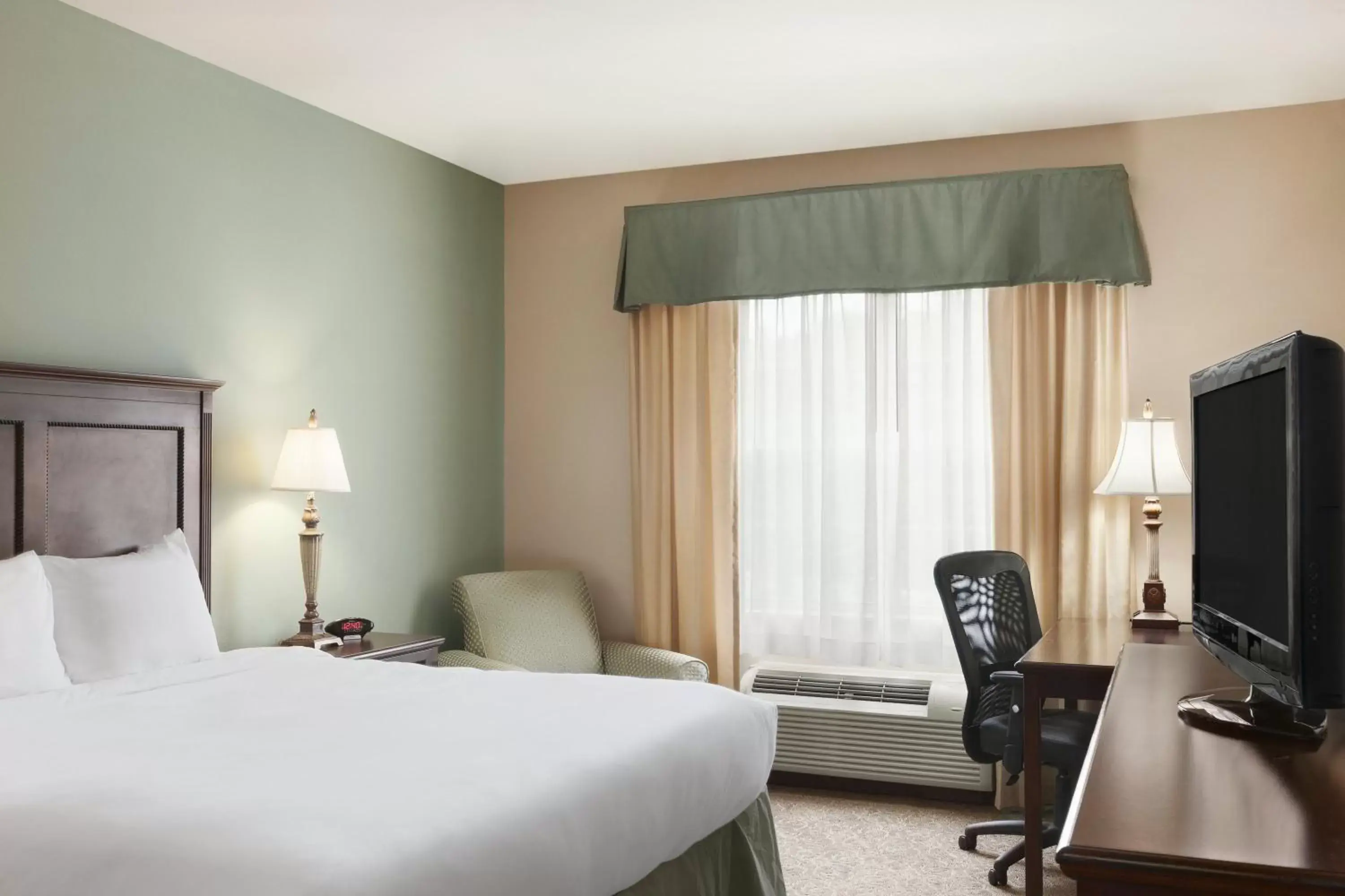 Queen Room with Two Queen Beds - Disability Access/Non-Smoking in Country Inn & Suites by Radisson, Asheville West near Biltmore Queen Room with Two Queen Beds - Disability Access/Non-Smoking in Country Inn & Suites by Radisson, Asheville West near Biltmore