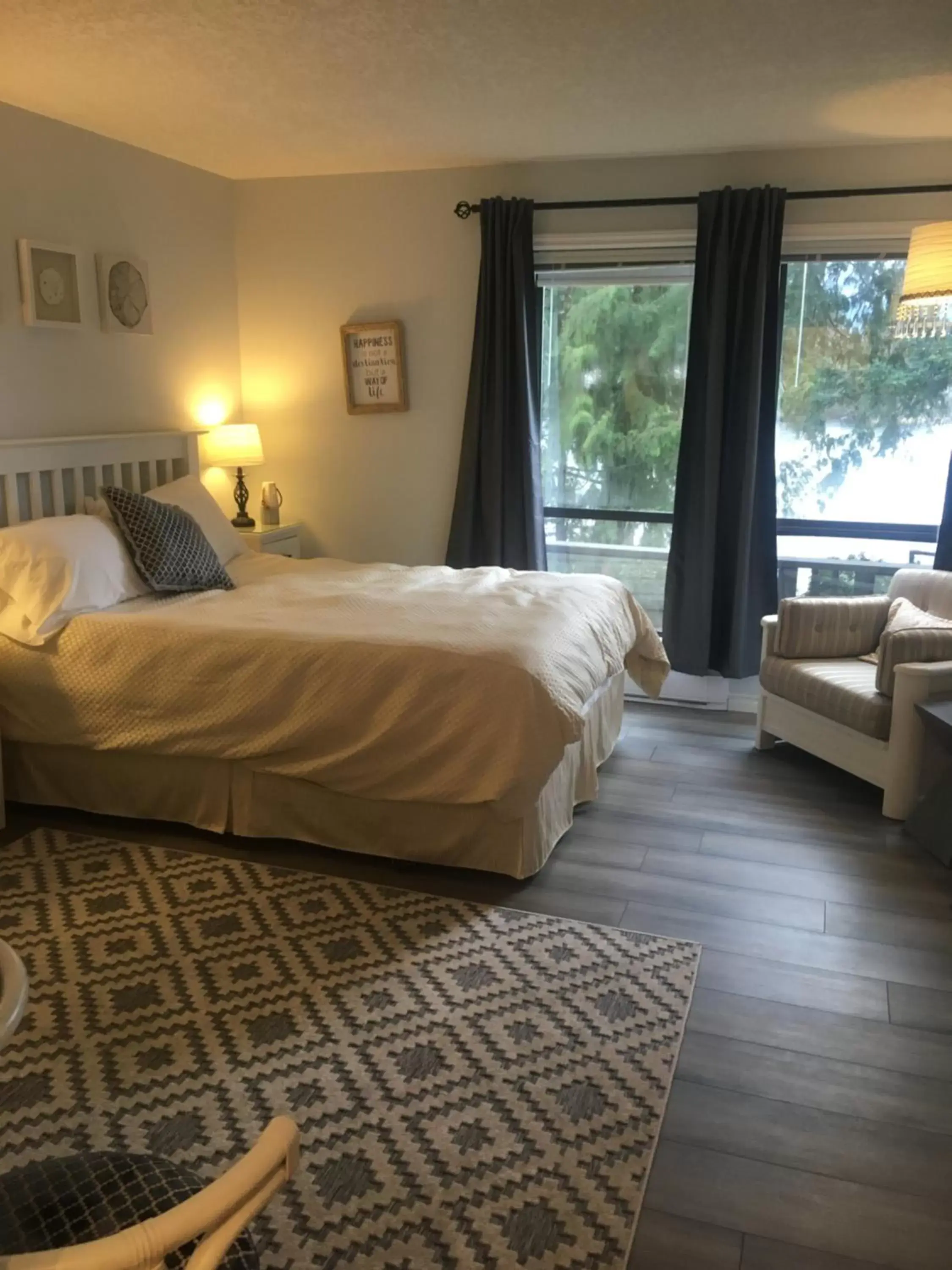 Queen Suite in Long Lake Waterfront Bed and Breakfast Queen Suite in Long Lake Waterfront Bed and Breakfast