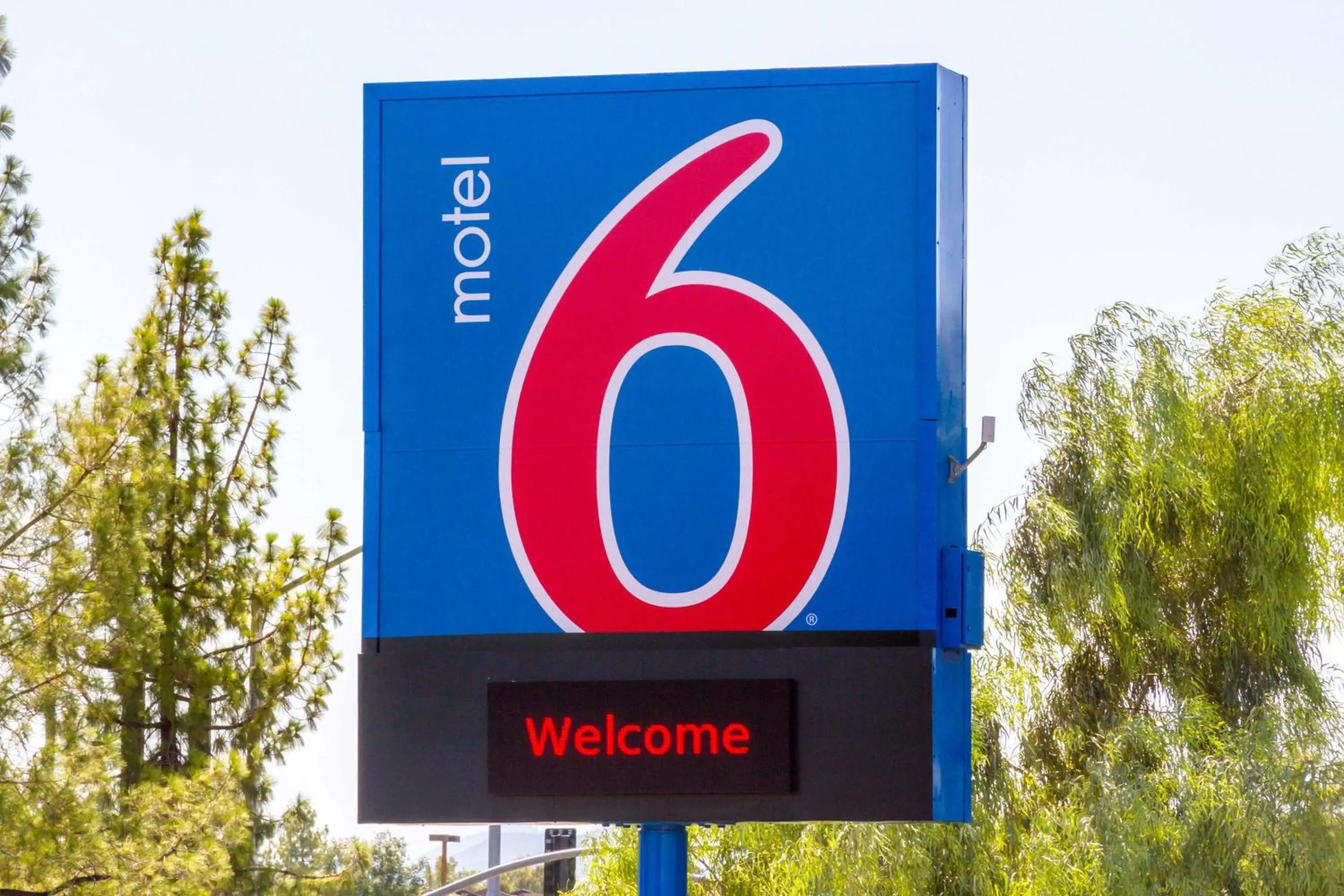 Property building in Motel 6 Mesa North