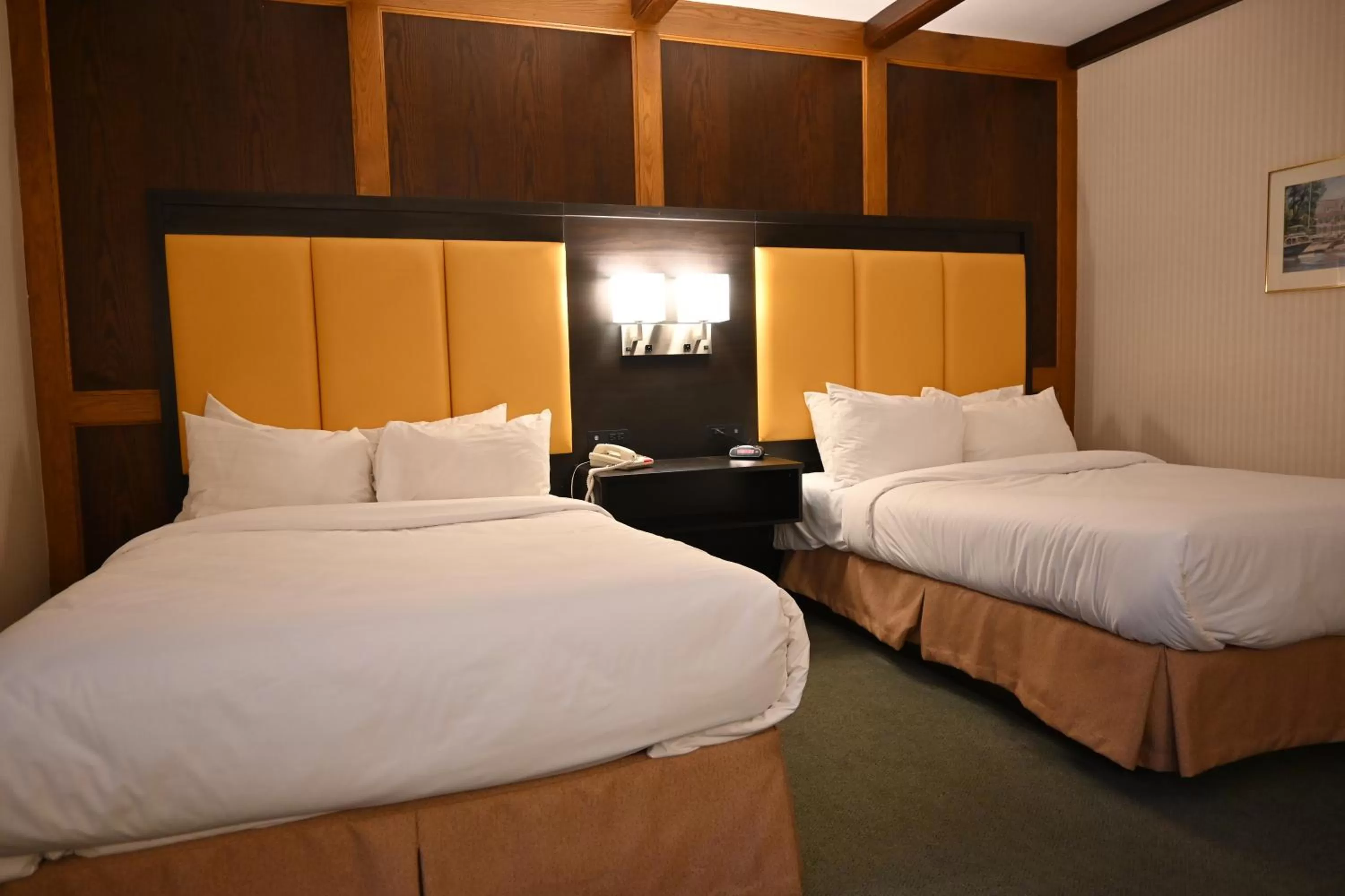 Bed in The Gananoque Inn