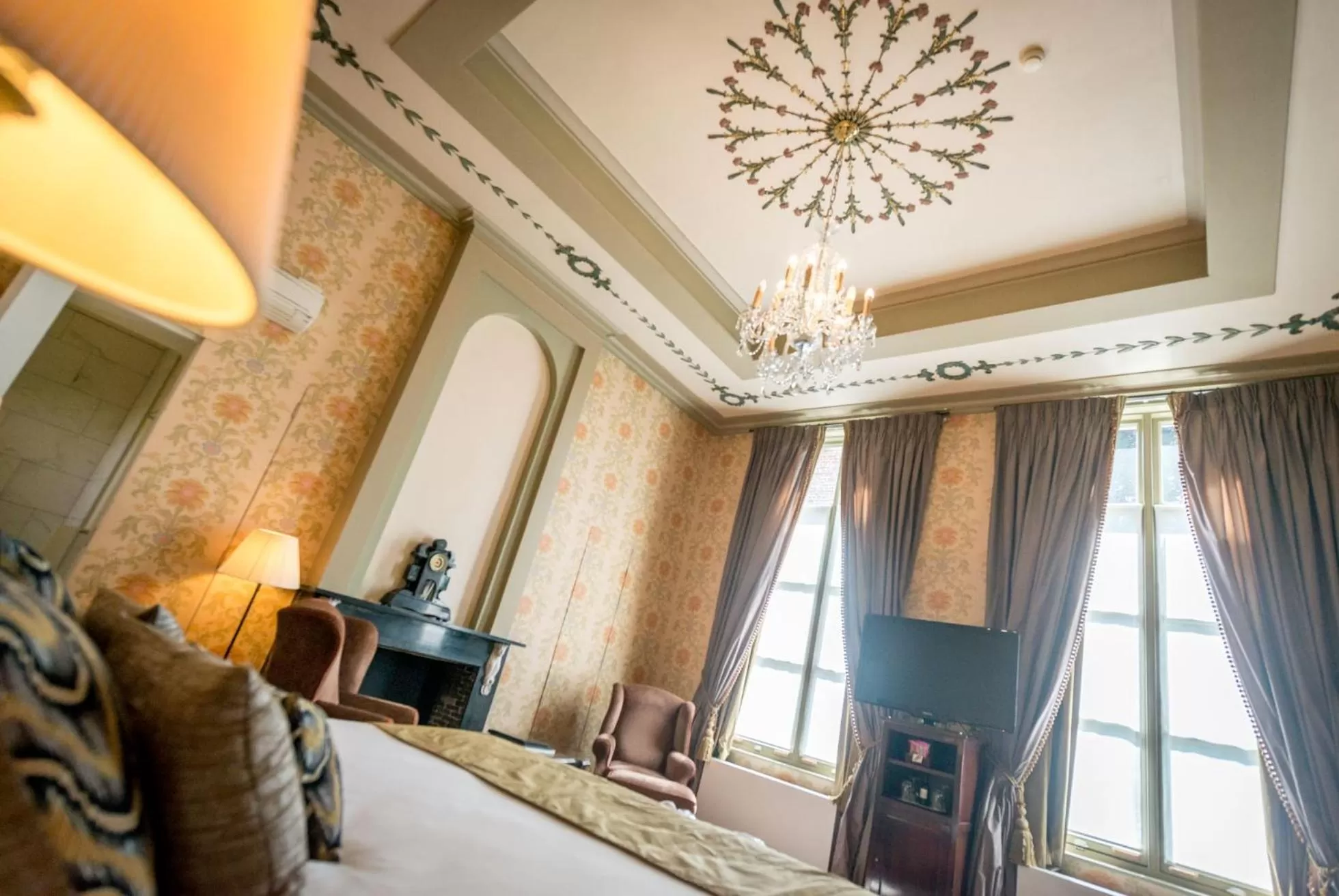 Decorative detail, Bed in Hotel Jan Brito