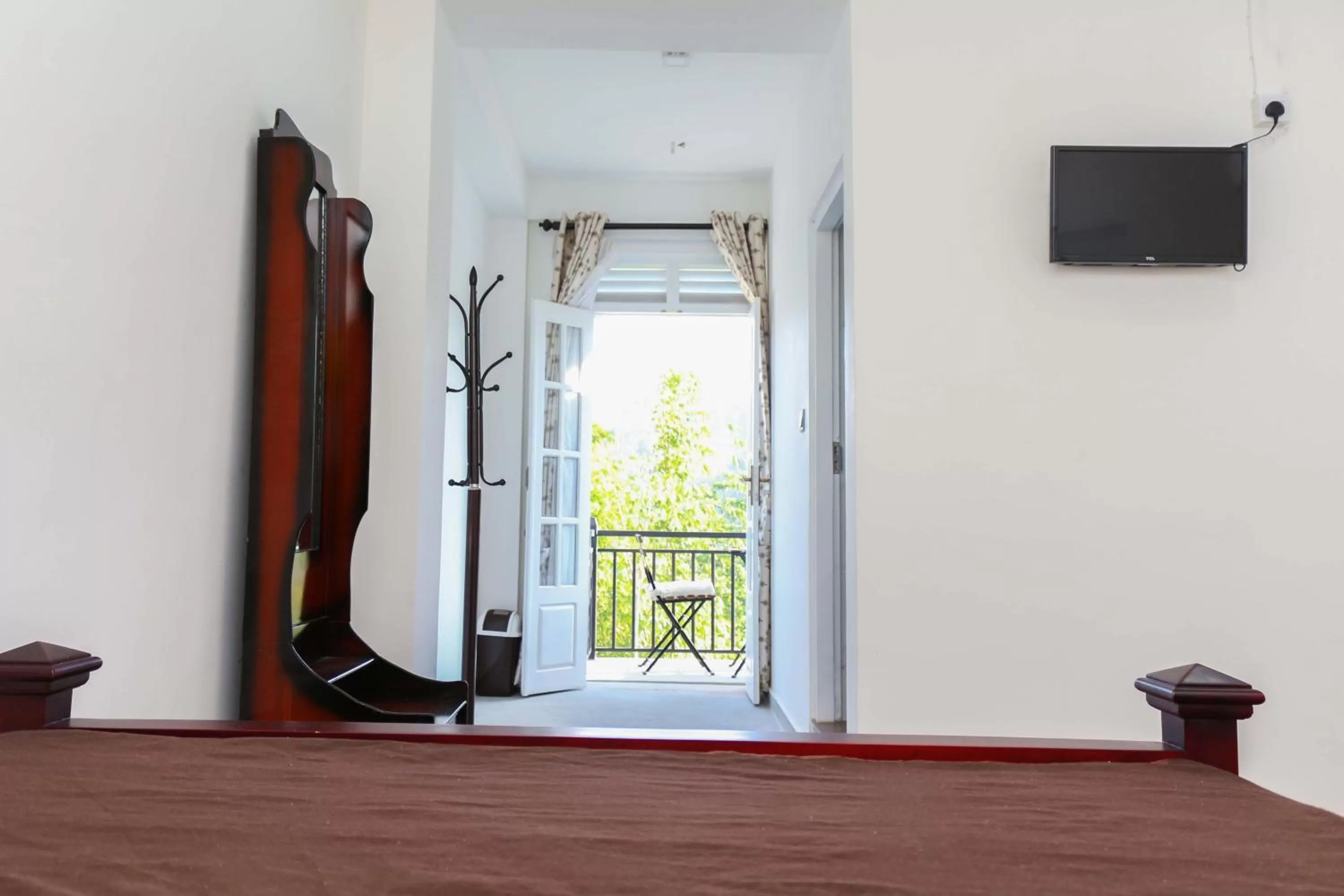 TV/Entertainment Center in Hotel Mount Castle