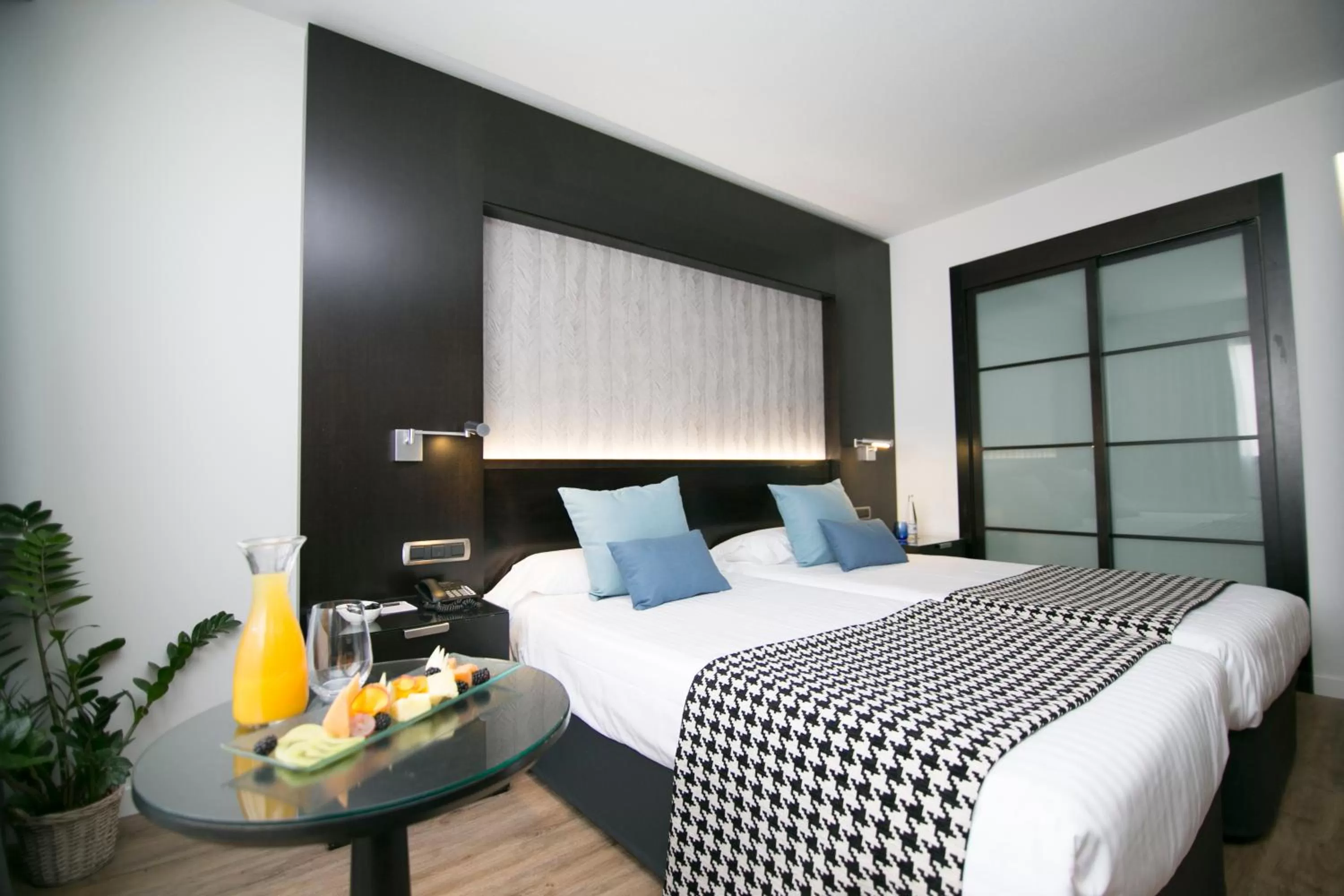 Bed in Intelier Rosa