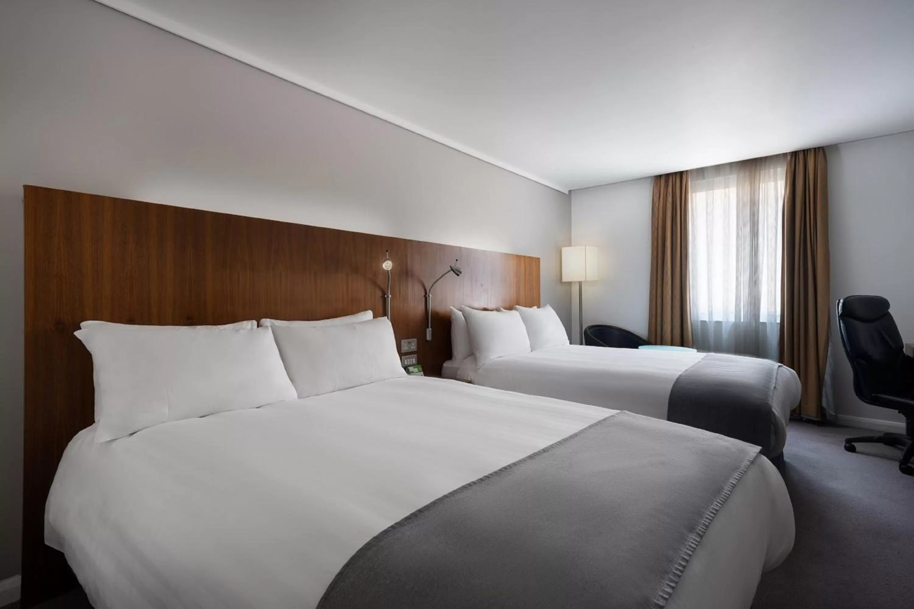 Photo of the whole room, Bed in Holiday Inn London Camden Lock by IHG