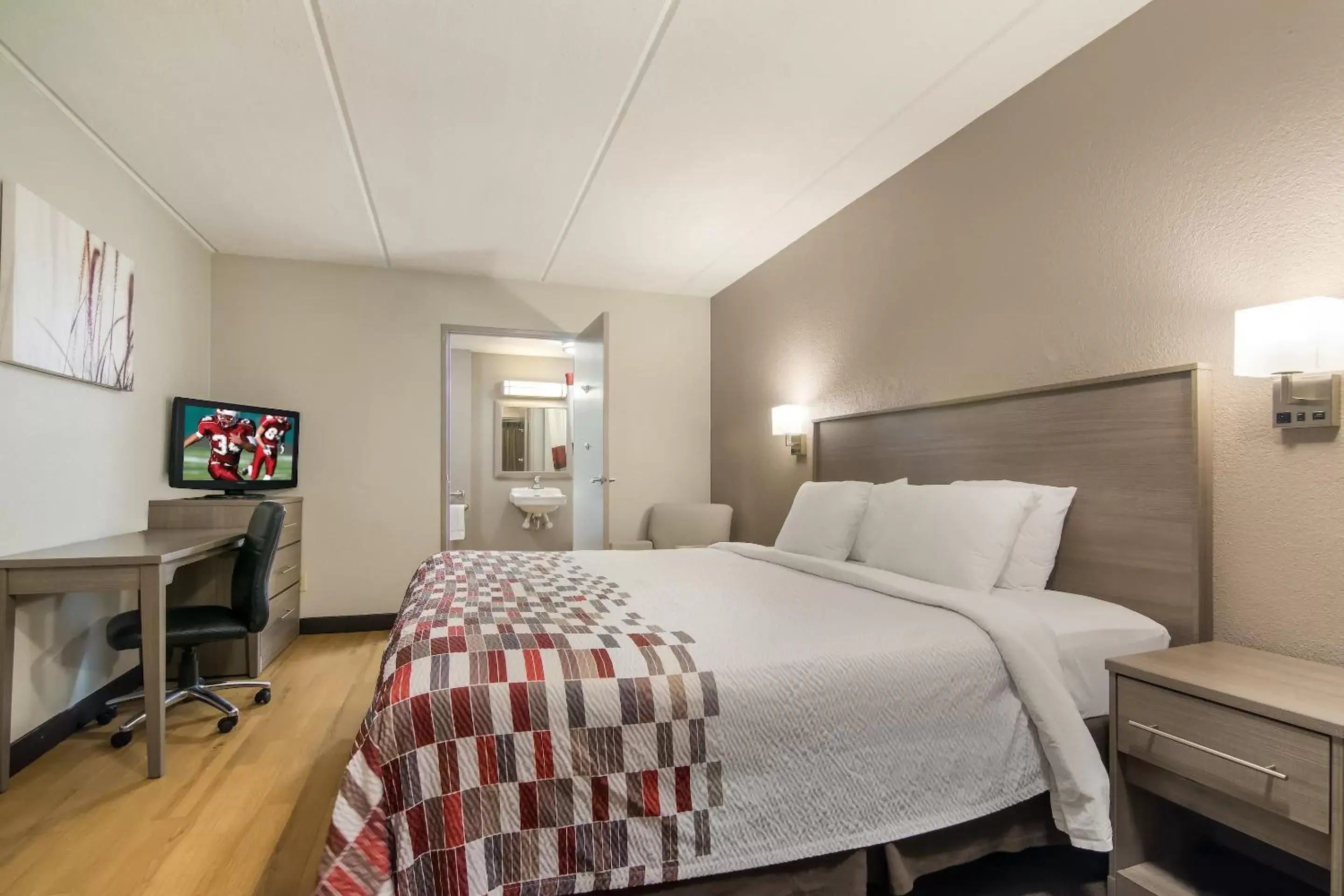 Business King Room Disability Access Smoke Free in Red Roof Inn Durham - Triangle Park Business King Room Disability Access Smoke Free in Red Roof Inn Durham - Triangle Park