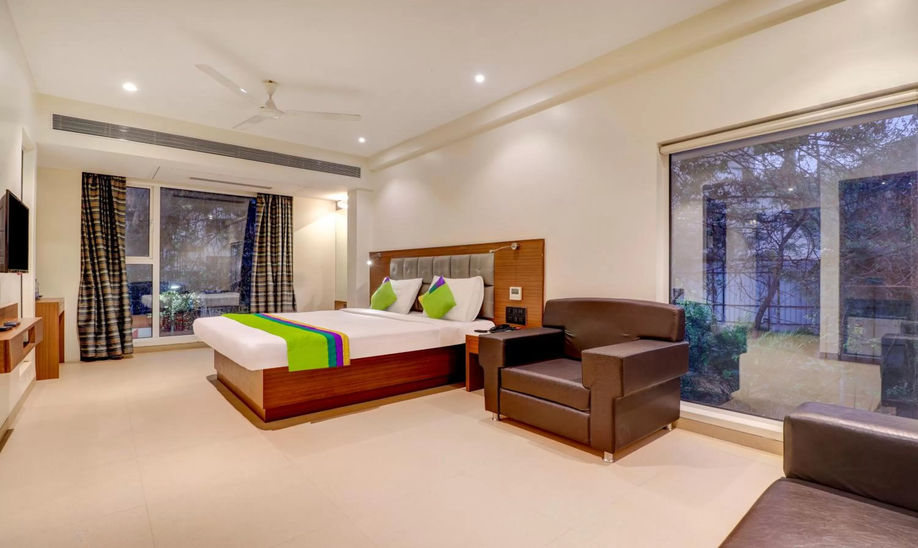 Bed in Treebo Ranjeet Shivaji Nagar