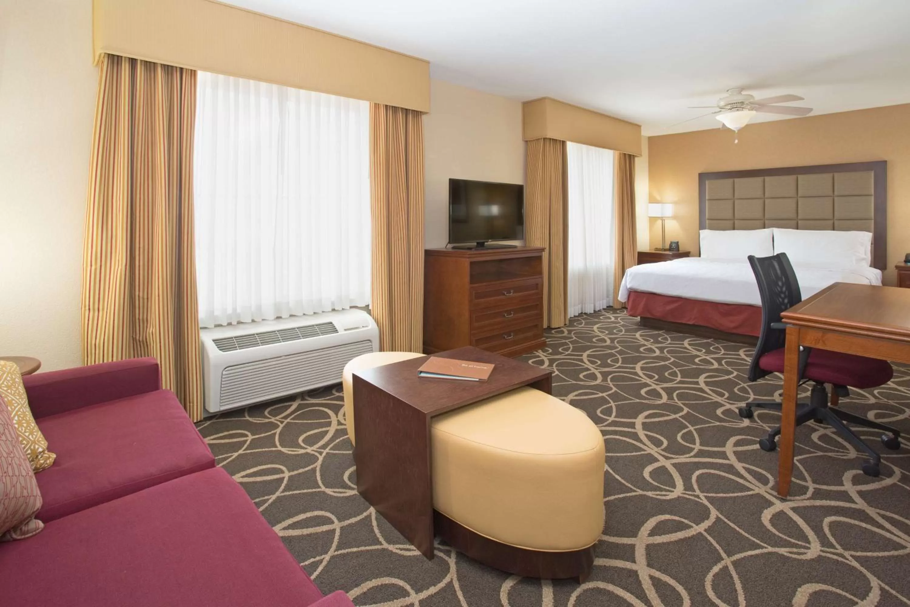 Living room, Bed in Homewood Suites by Hilton Yuma