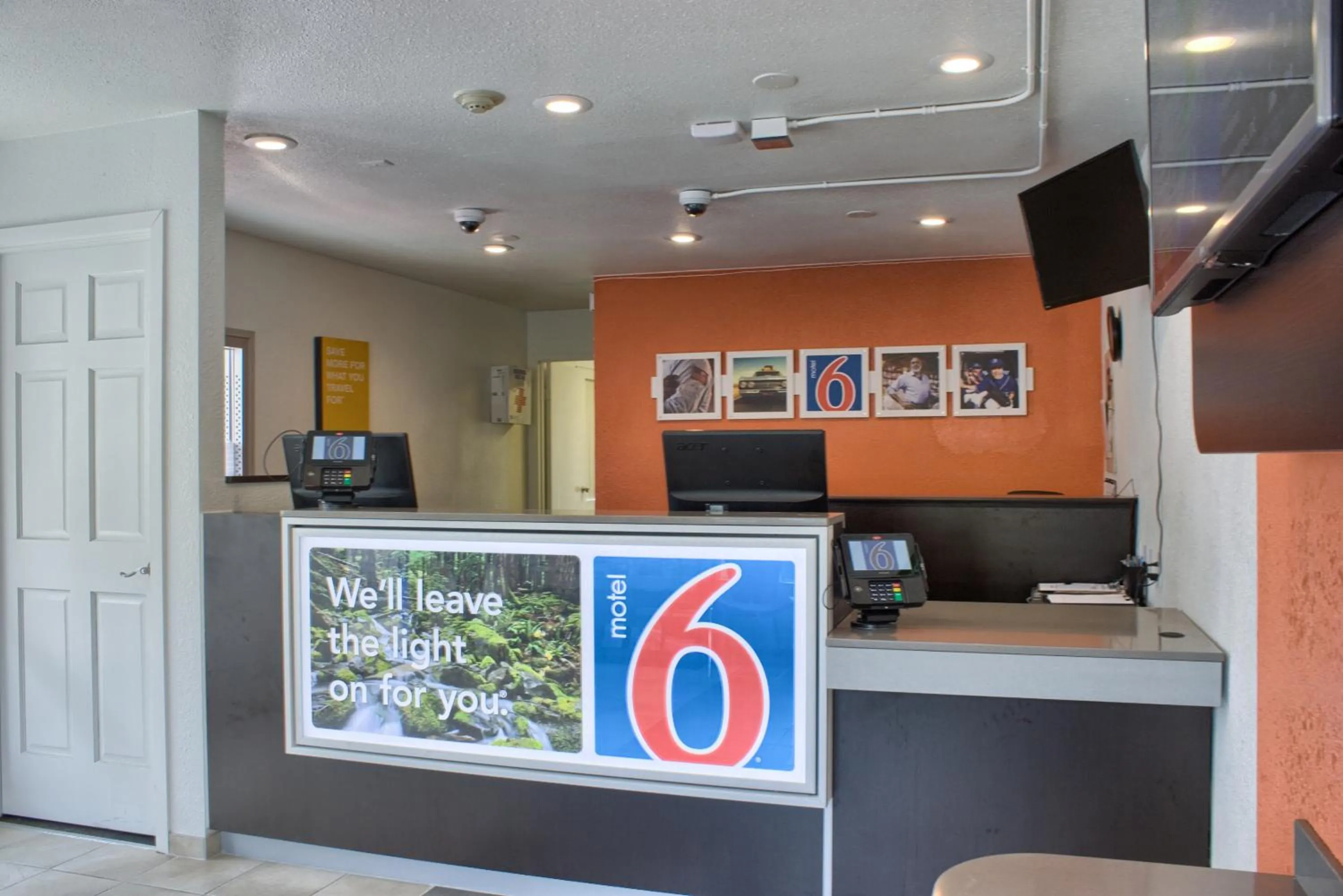 Lobby or reception in Motel 6-Seattle, WA - South