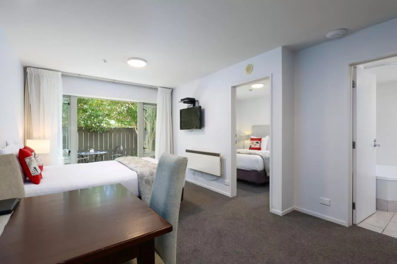 Living room, Bed in Chelsea Park Motor Lodge