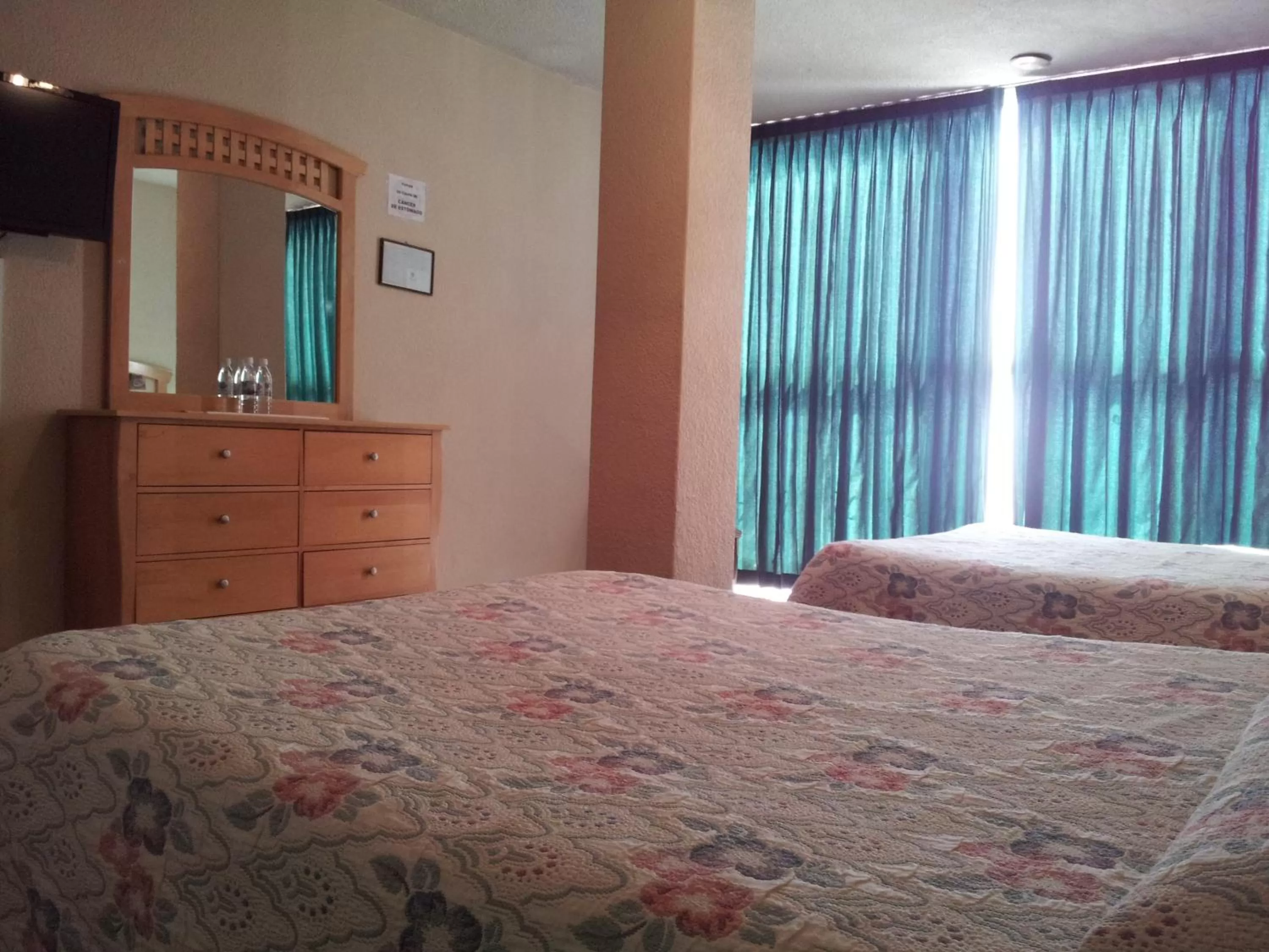 Bedroom, Bed in Hotel El Monte