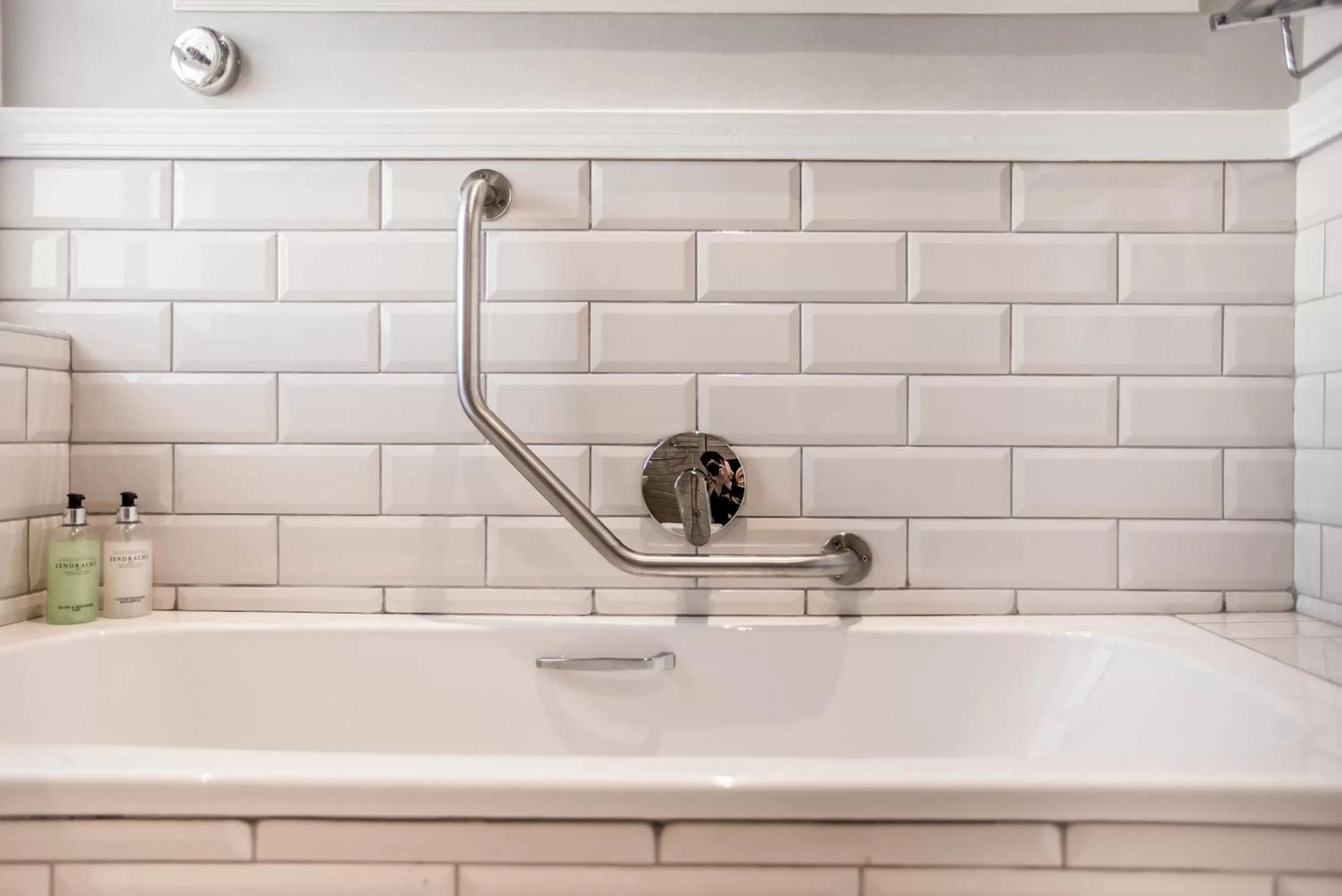 Bathroom in Eendracht Hotel