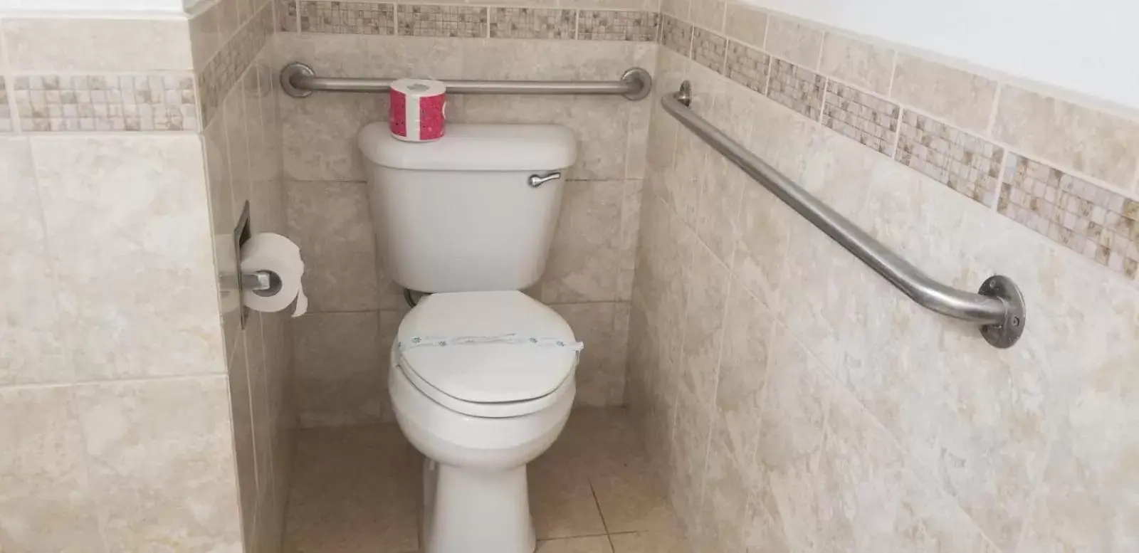 Single Room - Disability Access in Royal Inn Motel Long Beach Single Room - Disability Access in Royal Inn Motel Long Beach