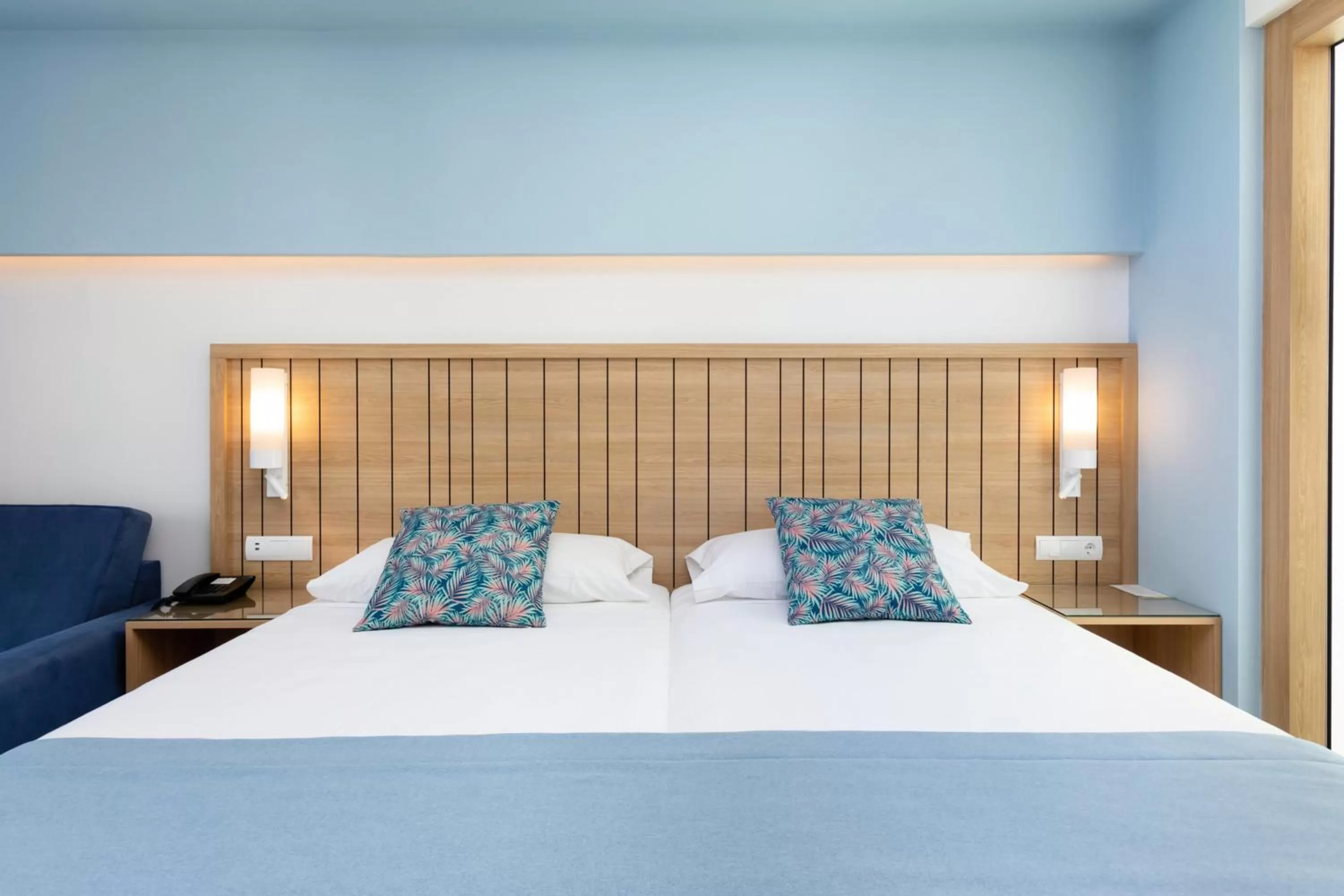 Photo of the whole room, Bed in Hotel Riu Palace Palmeras - All Inclusive