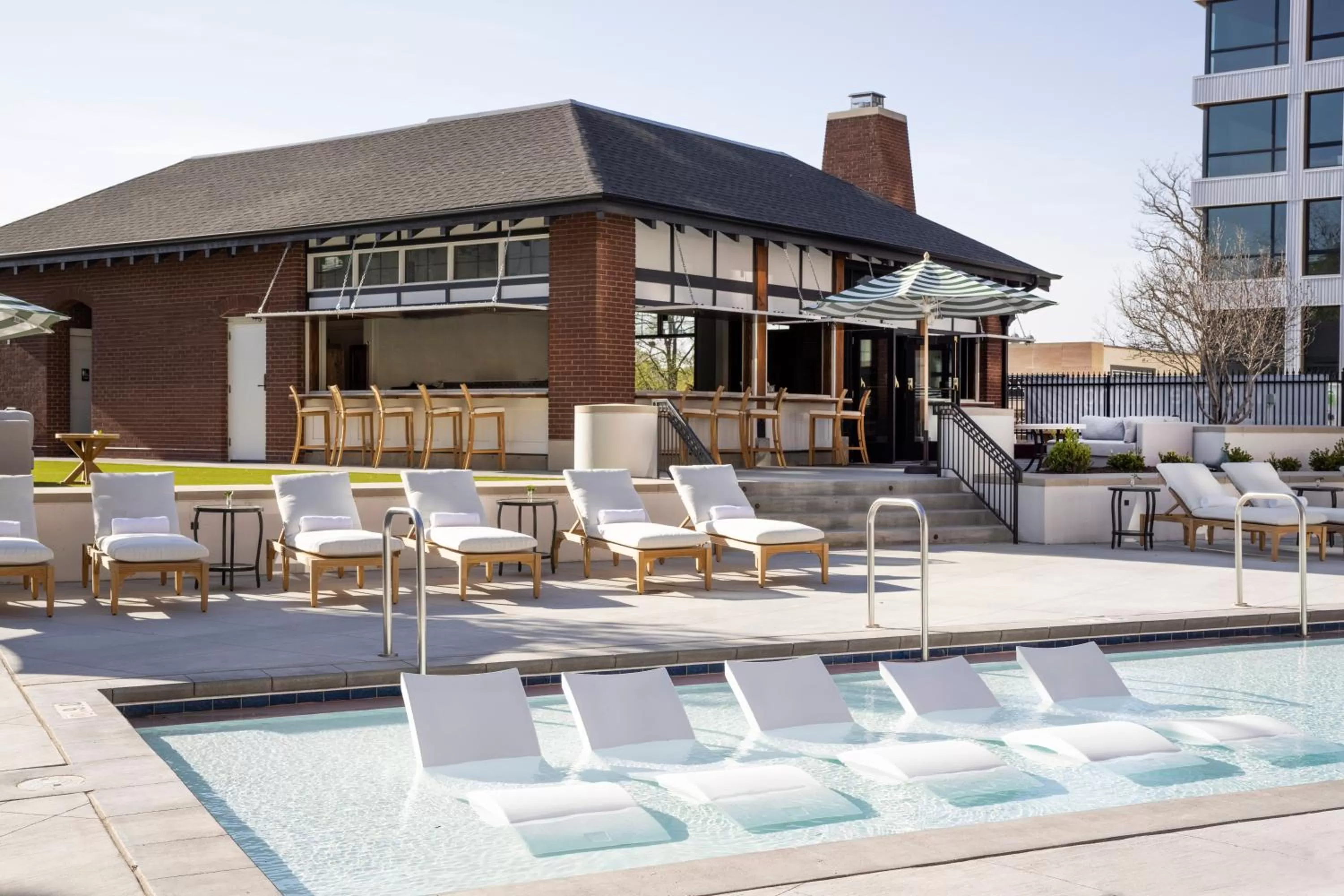 Swimming pool in Kimpton Cottonwood Hotel by IHG