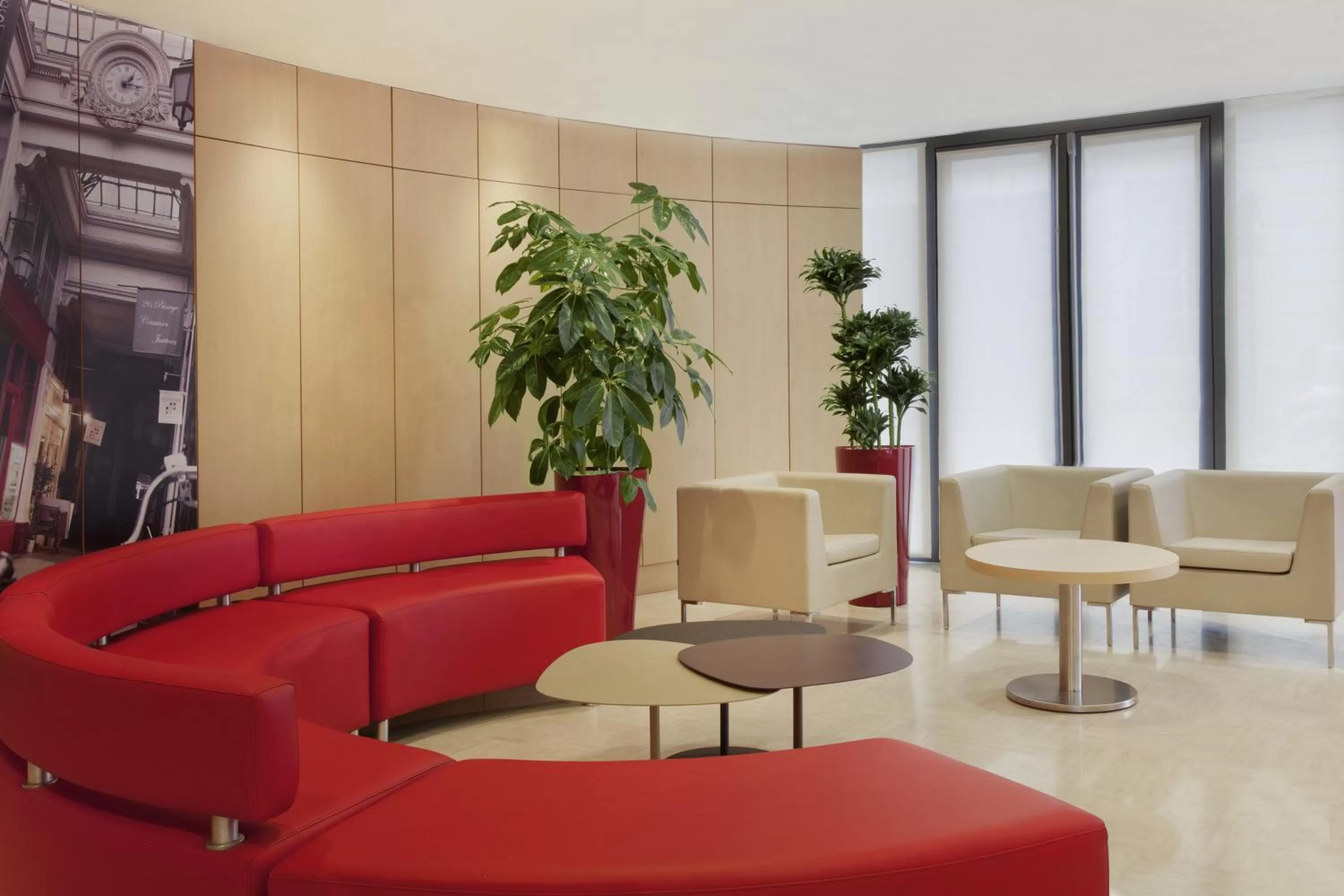 Facade/entrance in ibis Paris Opera La Fayette