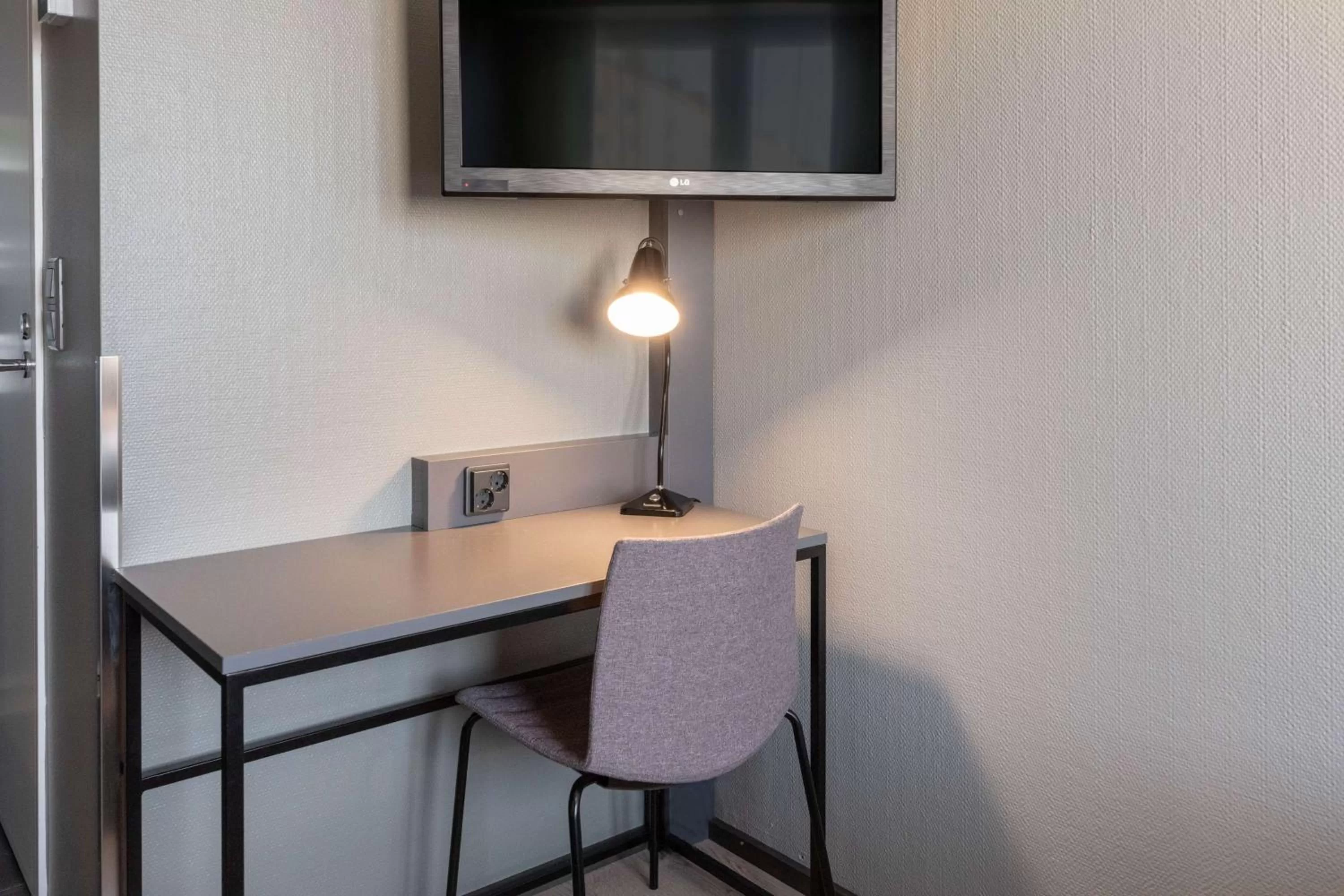 Photo of the whole room in Scandic Kallio