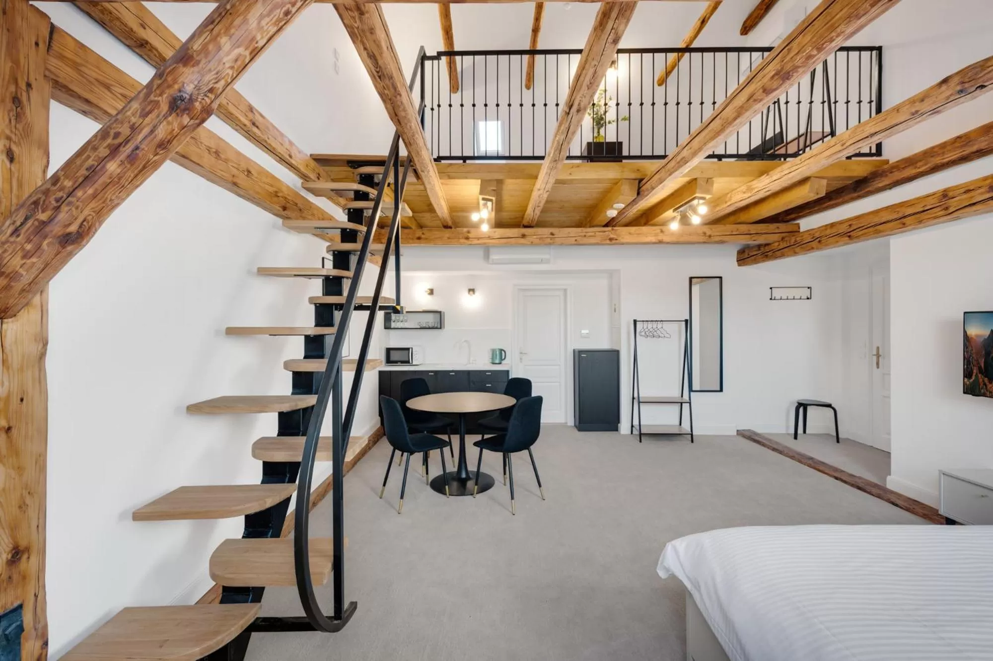 Photo of the whole room, Bed in Palace Apartments