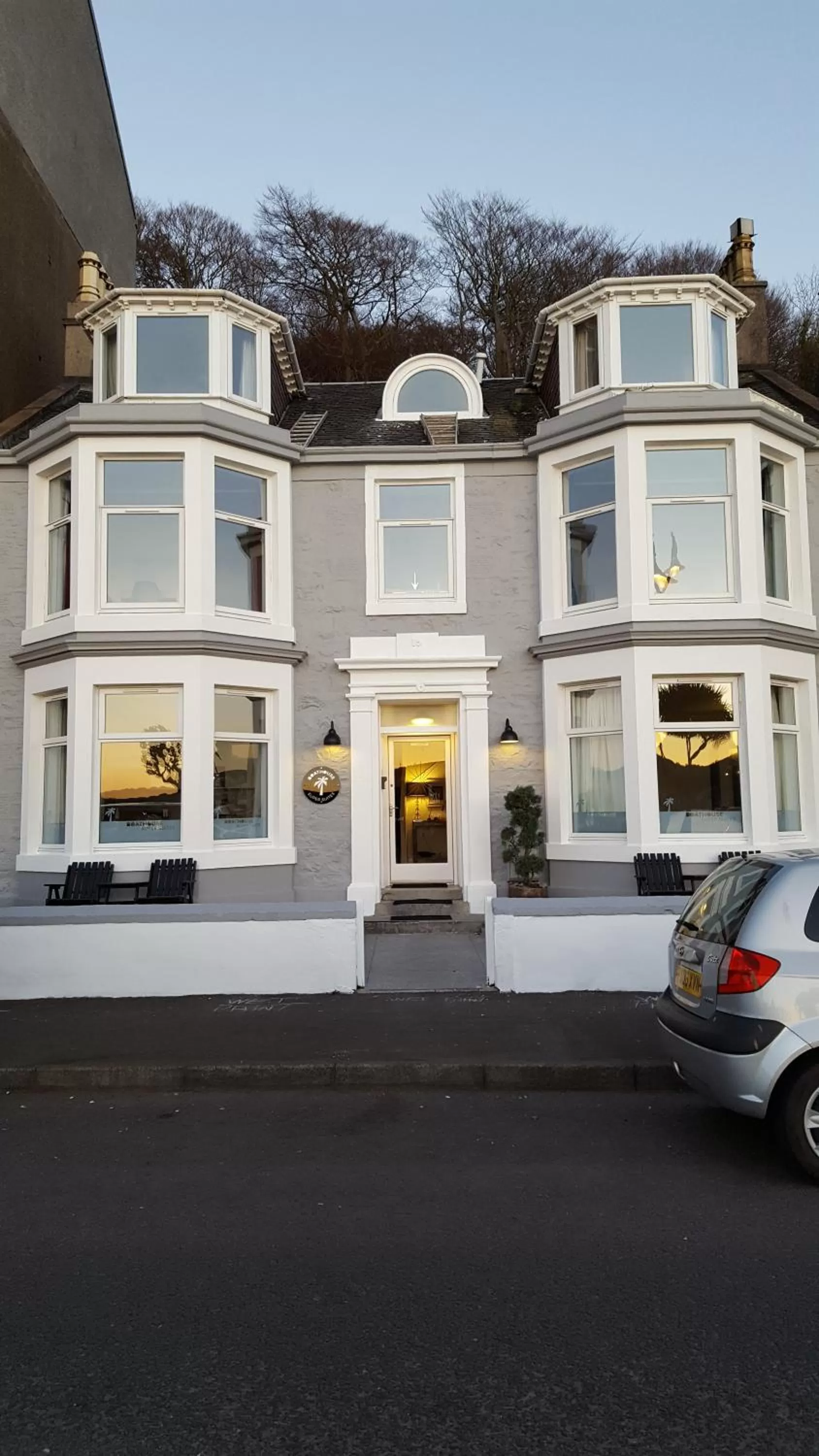 Facade/entrance in Boat House Super Suites