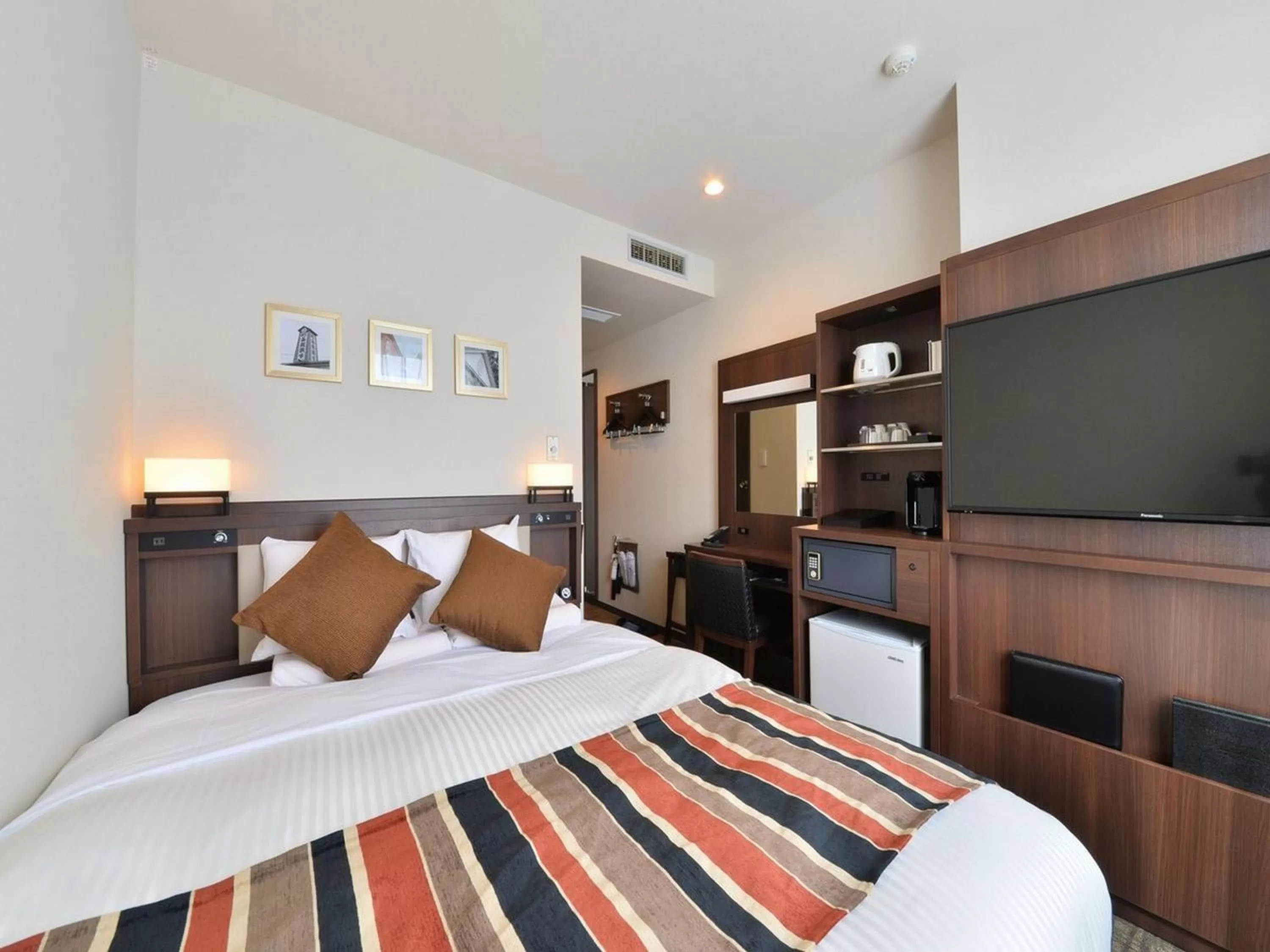 Photo of the whole room, Bed in Hakodate Kokusai Hotel